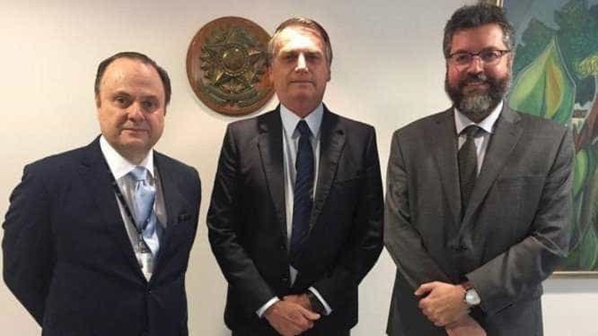 Bolsonaro confirma demissão e se reúne com novo chefe da Apex