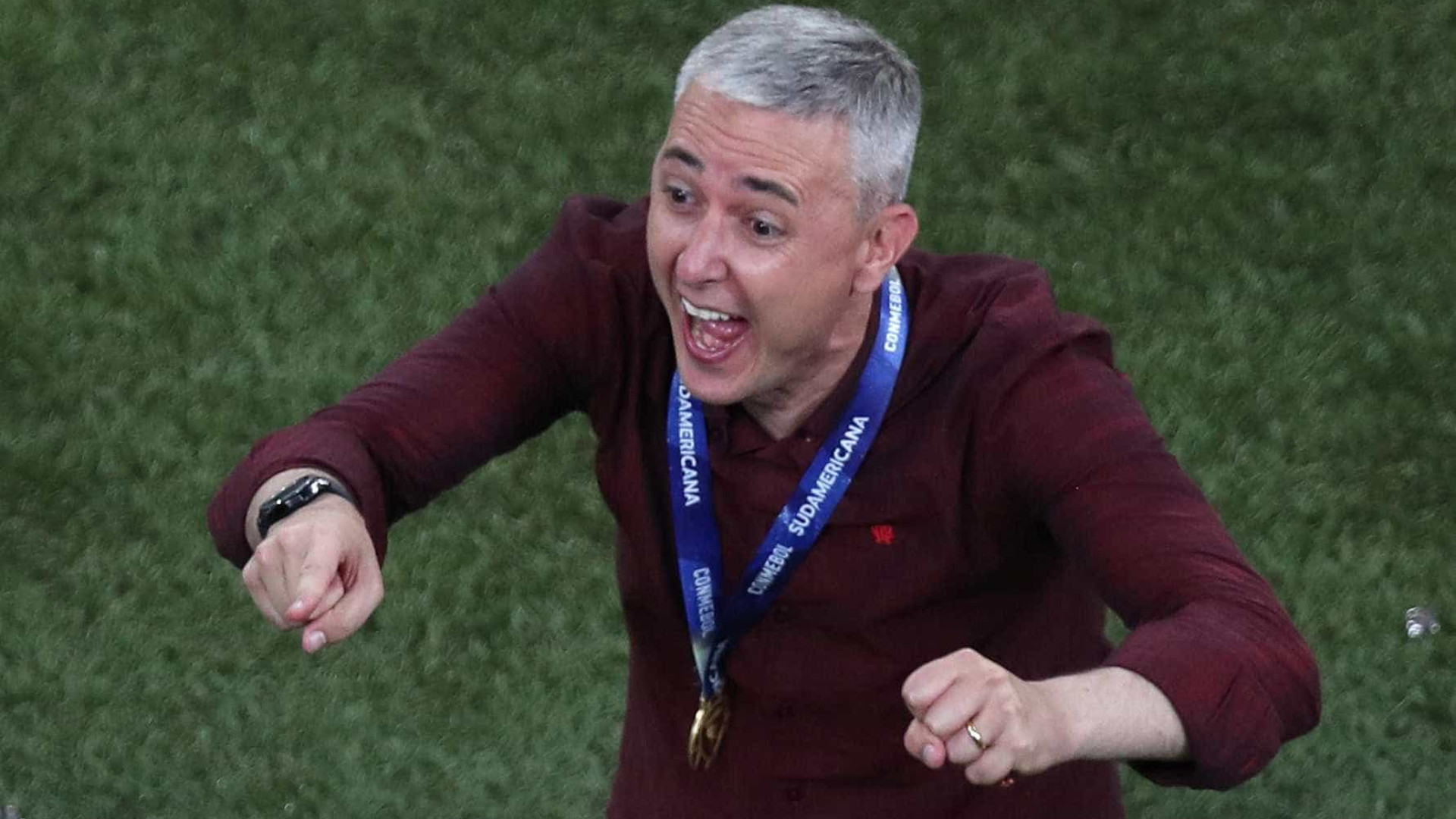 Athletico-PR renova contrato de Tiago Nunes por mais um ano