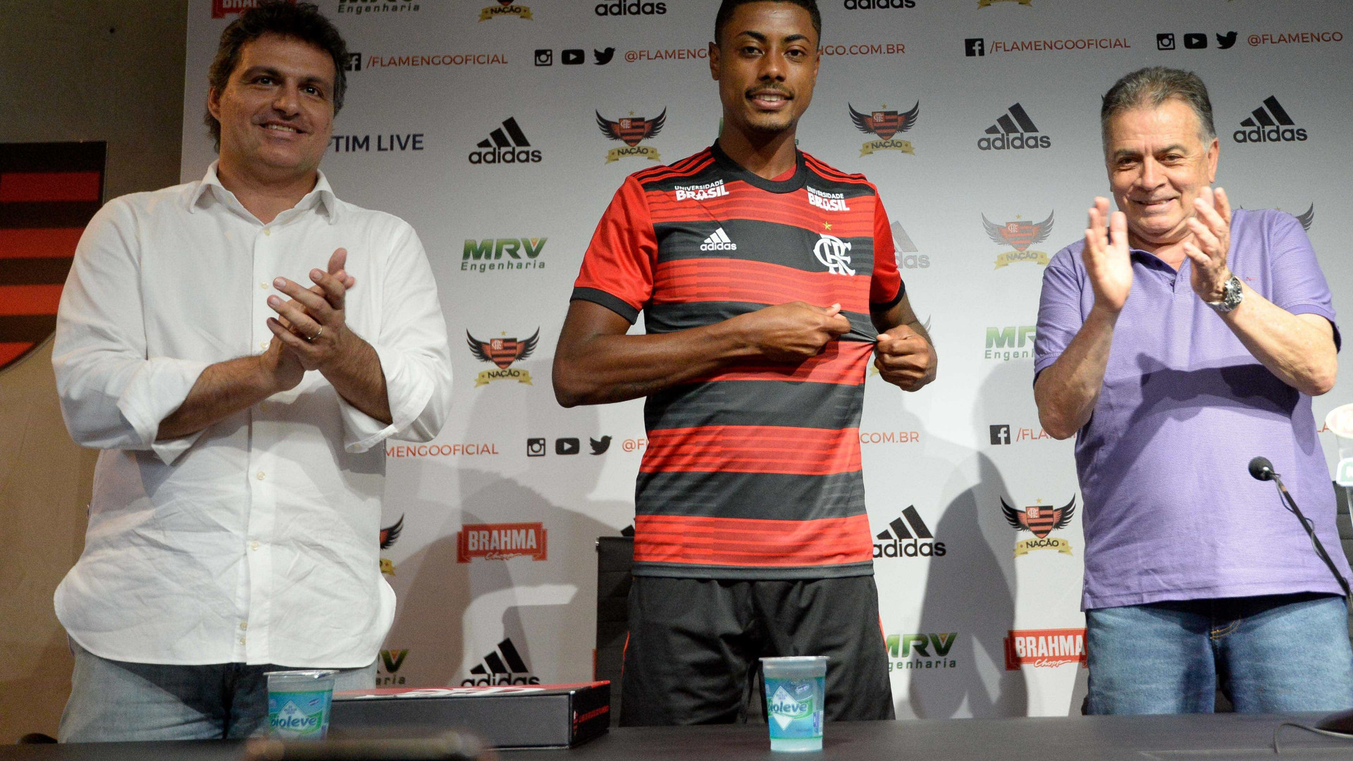 'Agora sou Mengão', diz Bruno Henrique em apresentação