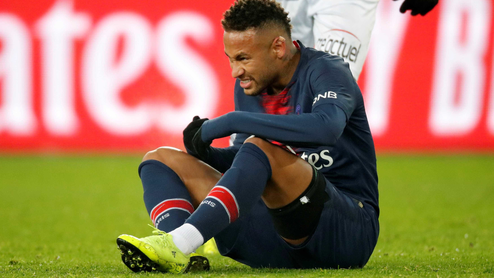 Dores ainda assustam PSG, e Neymar tenta evitar cirurgia por Champions