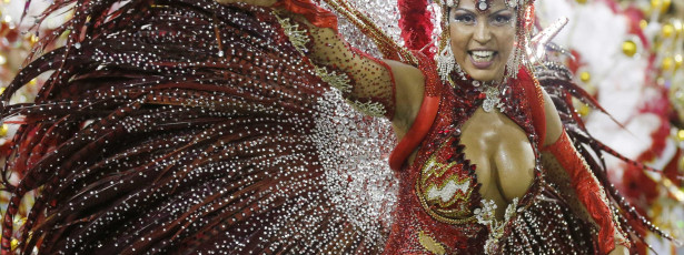 Escolas de samba do Rio iniciam desfiles na noite de hoje