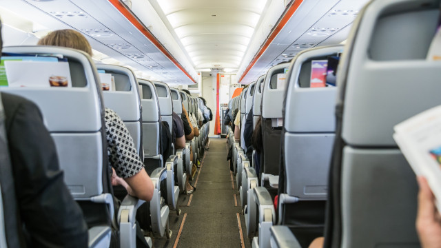 Resultado de imagem para Decreto determina que passagem aérea para servidor será na classe econômica