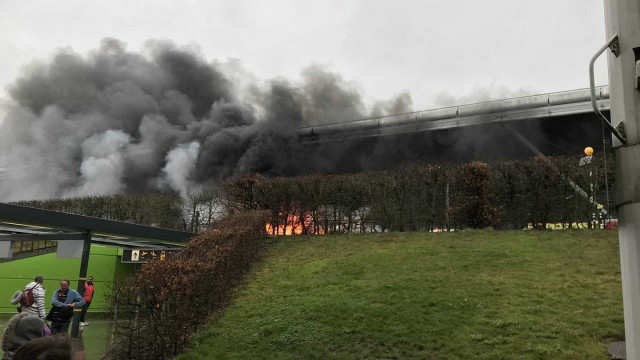 Londres: aeroporto de Stansted é evacuado após incêndio