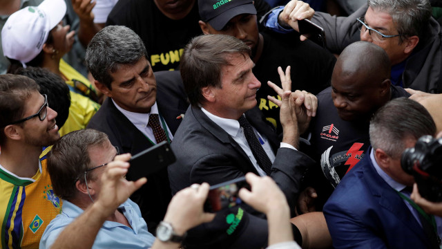Bolsonaro quer combater desigualdade de renda com escolas militarizadas