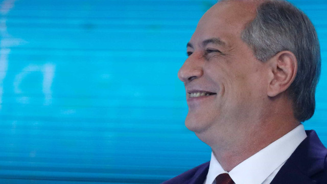 Migração de 'voto Ciro' no Ceará tem outdoor pró Bolsonaro e apoio a PT