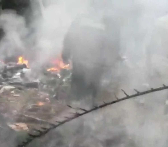 Avião cai e passageiros morrem em Manaus Avião cai e passageiros morrem em Manaus