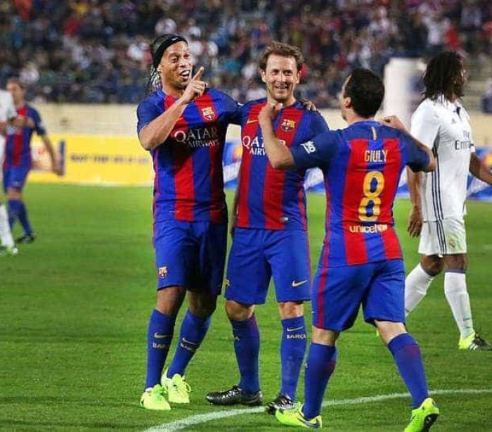 Ronaldinho volta ao Barcelona com três assistências; veja como foi 