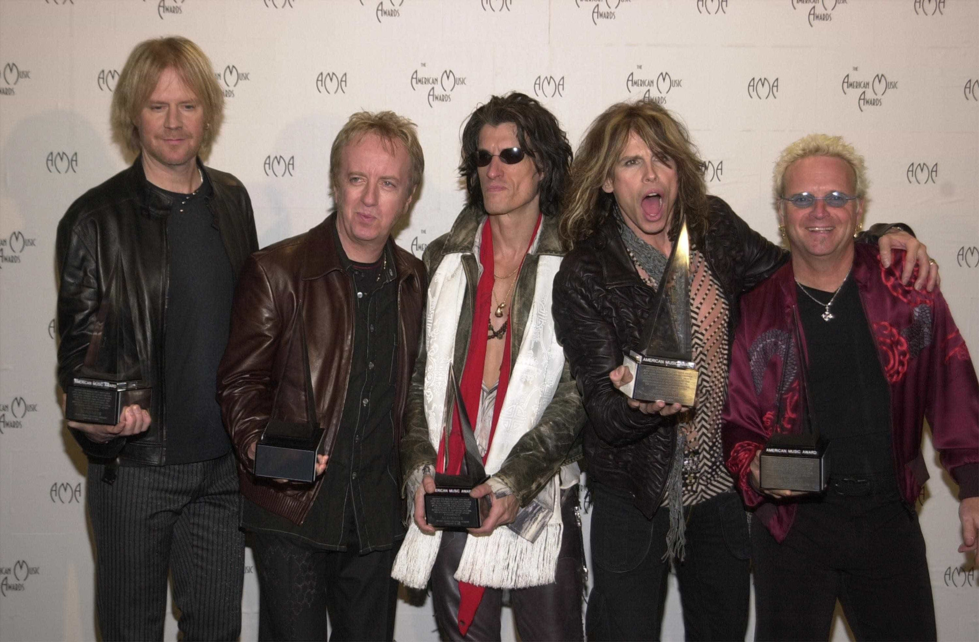 Steven Tyler nega que a banda Aerosmith irá acabar