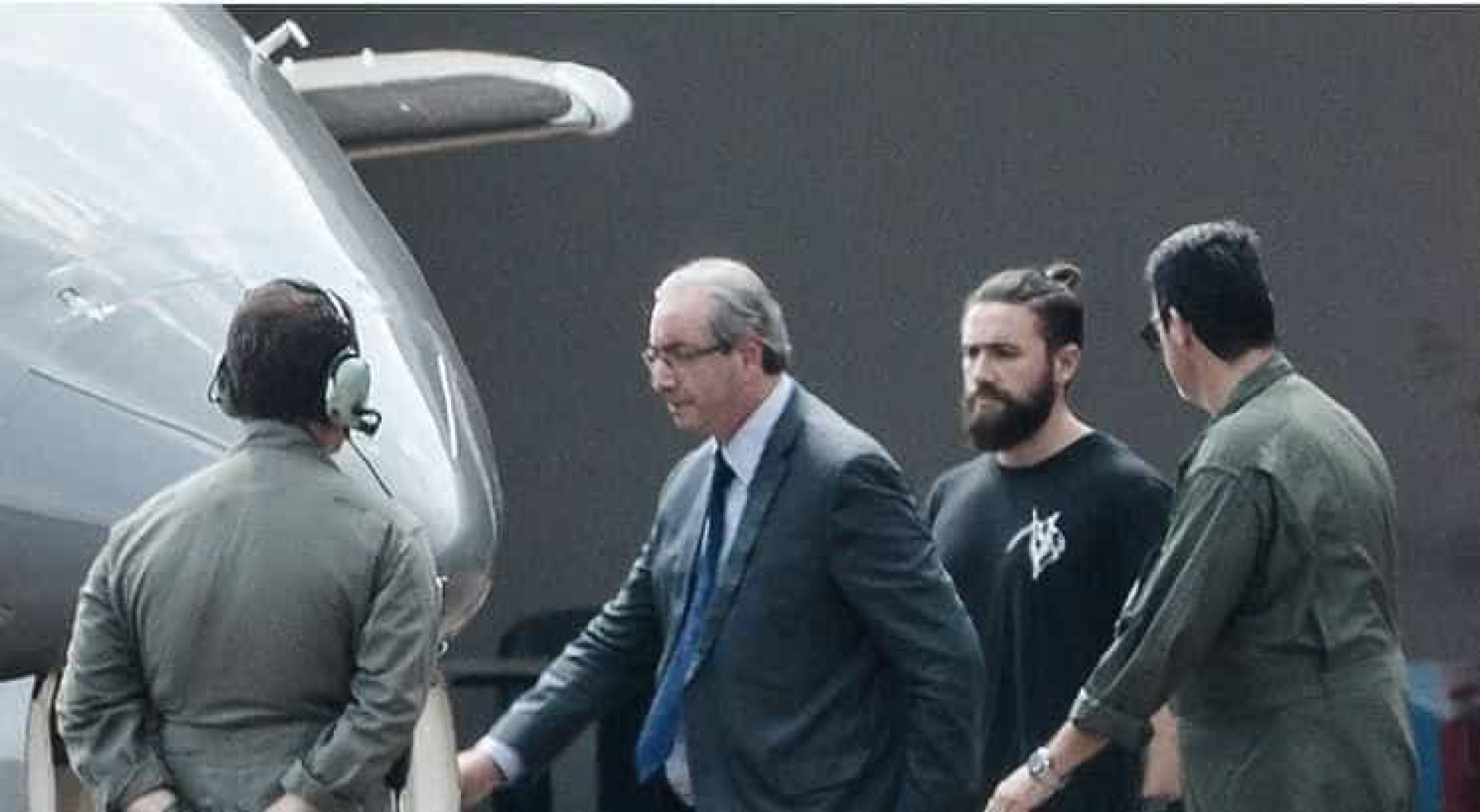 Conheça o policial 'gato' que prendeu Eduardo Cunha e agitou a web