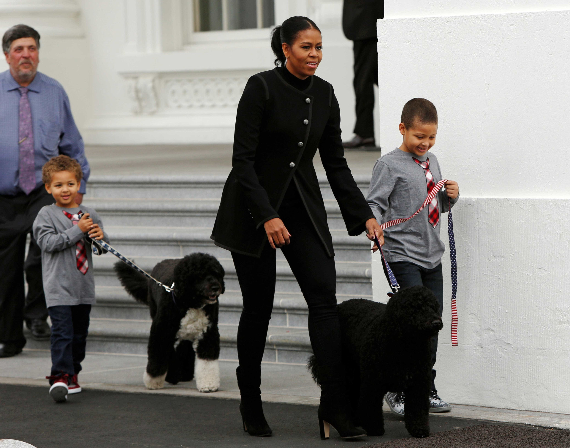Michelle Obama dá as boas-vindas à árvore de Natal na Casa Branca