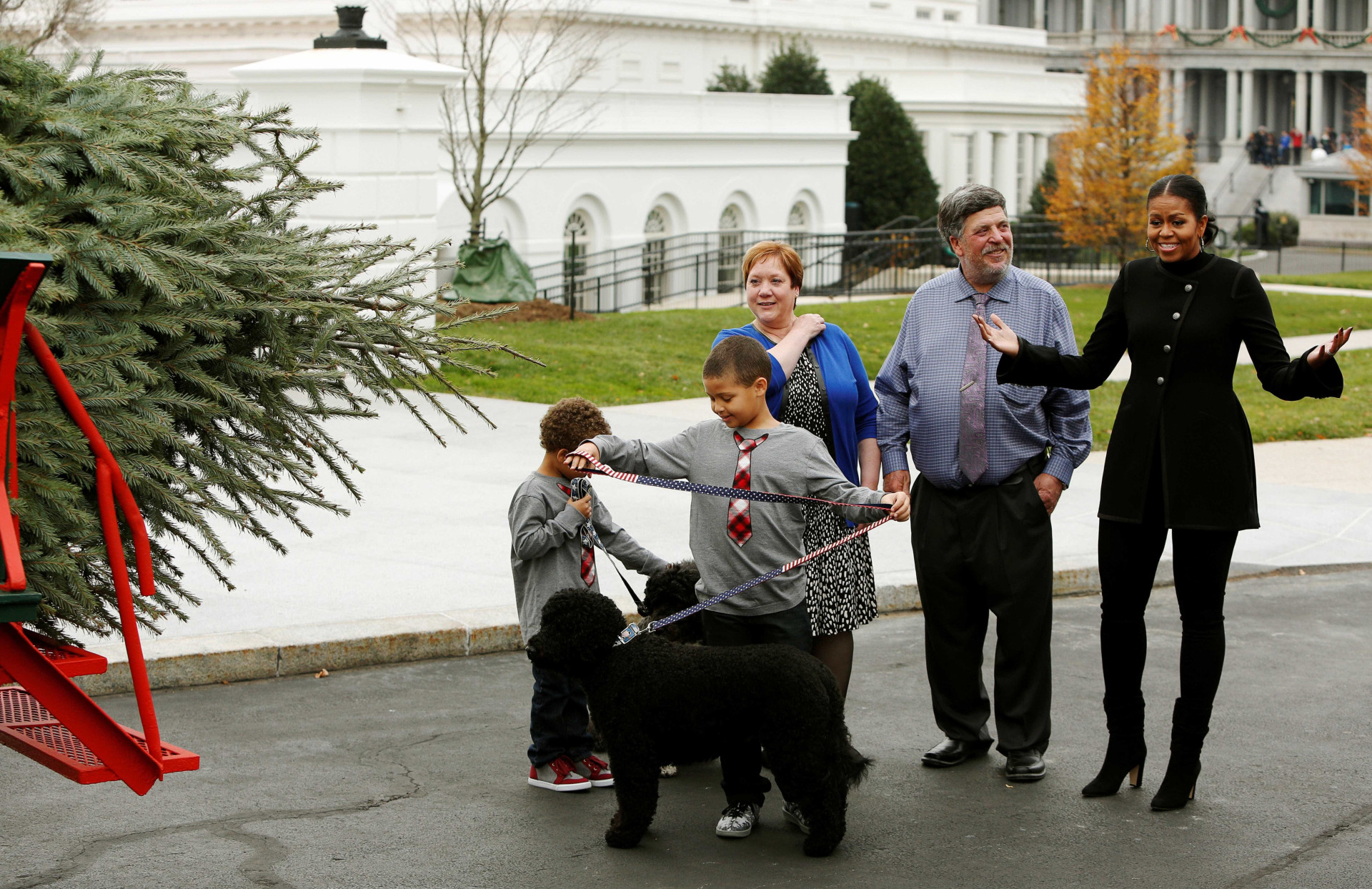 Michelle Obama dá as boas-vindas à árvore de Natal na Casa Branca