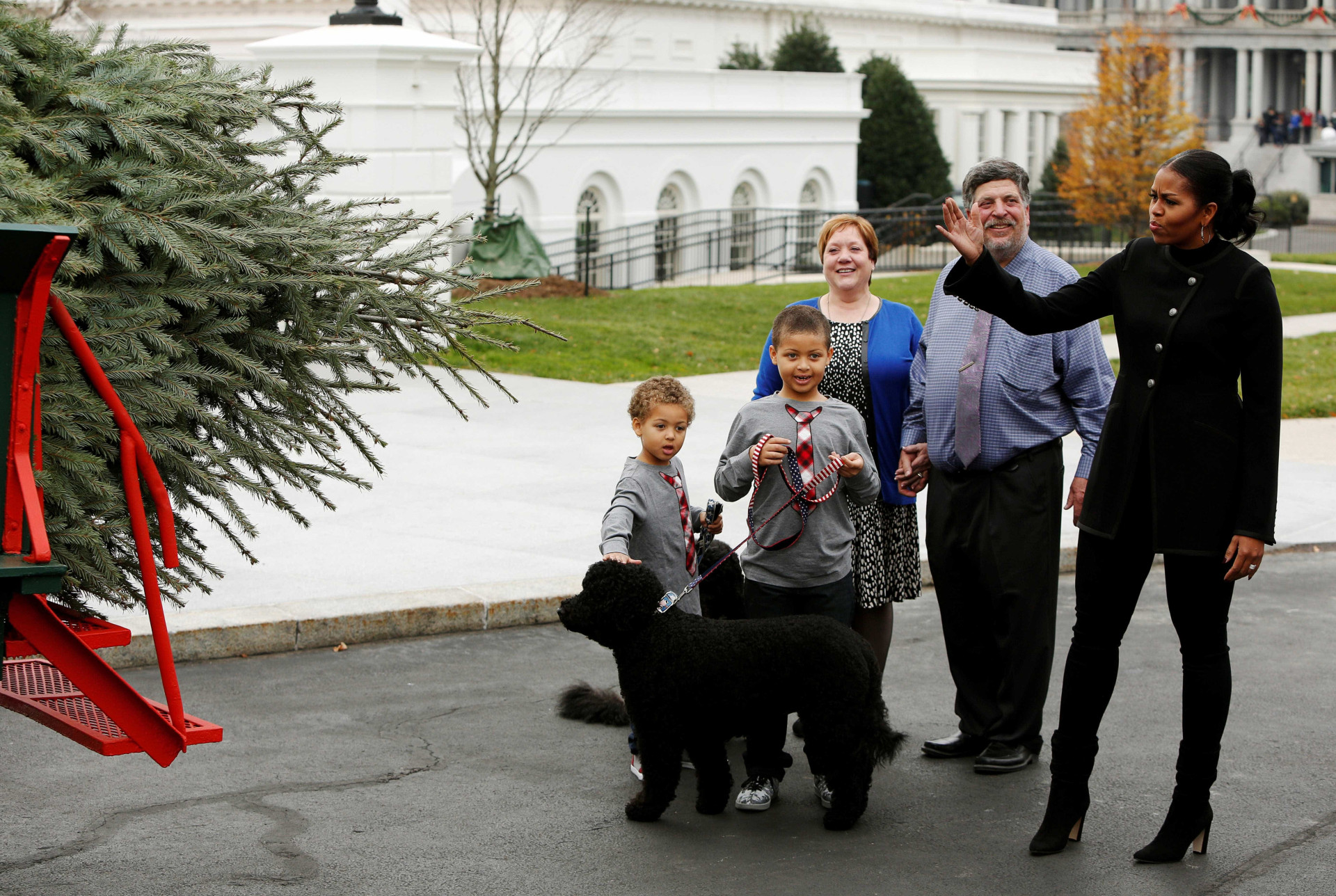 Michelle Obama dá as boas-vindas à árvore de Natal na Casa Branca