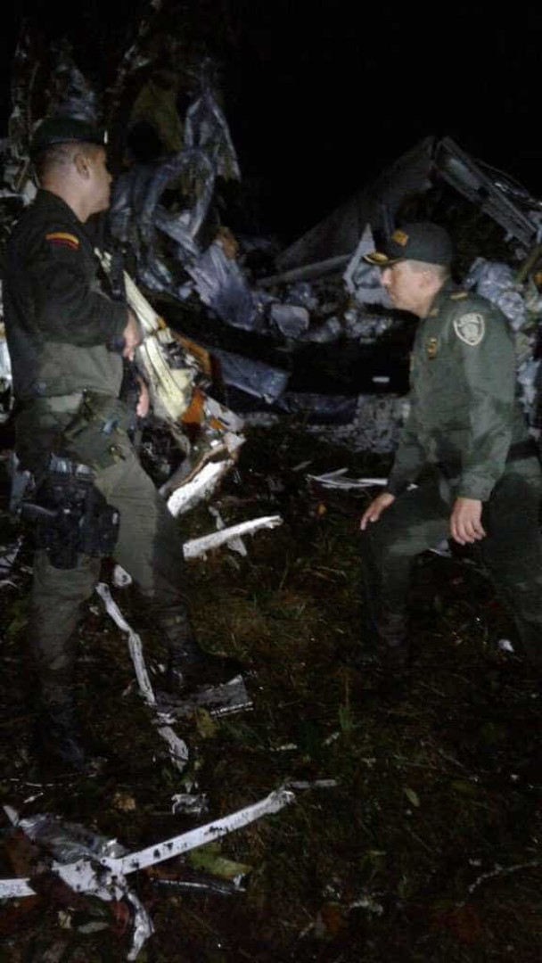 Polícia divulga imagens do resgate de acidente com avião da Chape