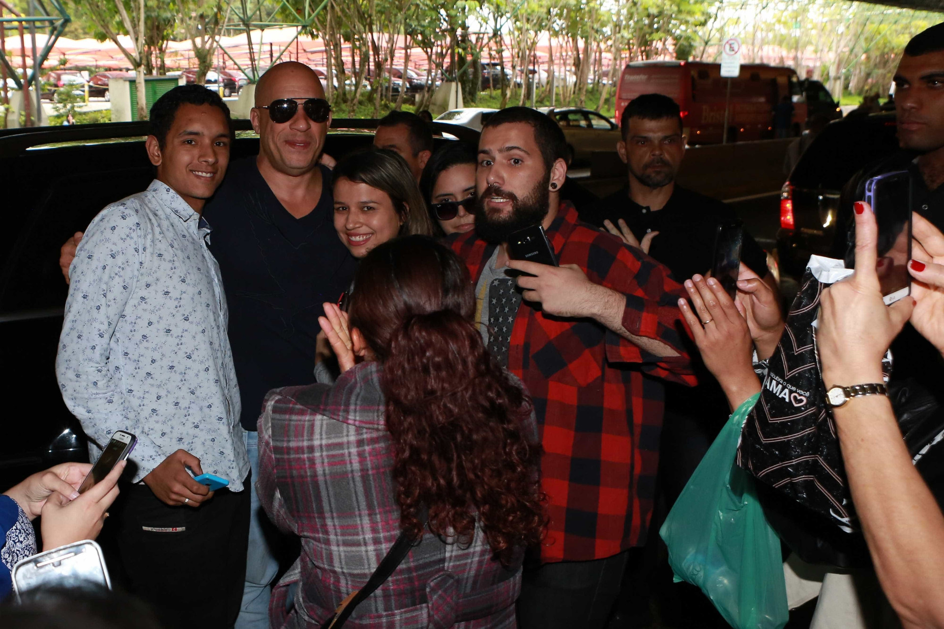 Vin Diesel chega ao Brasil e curte balada em São Paulo;
confira
