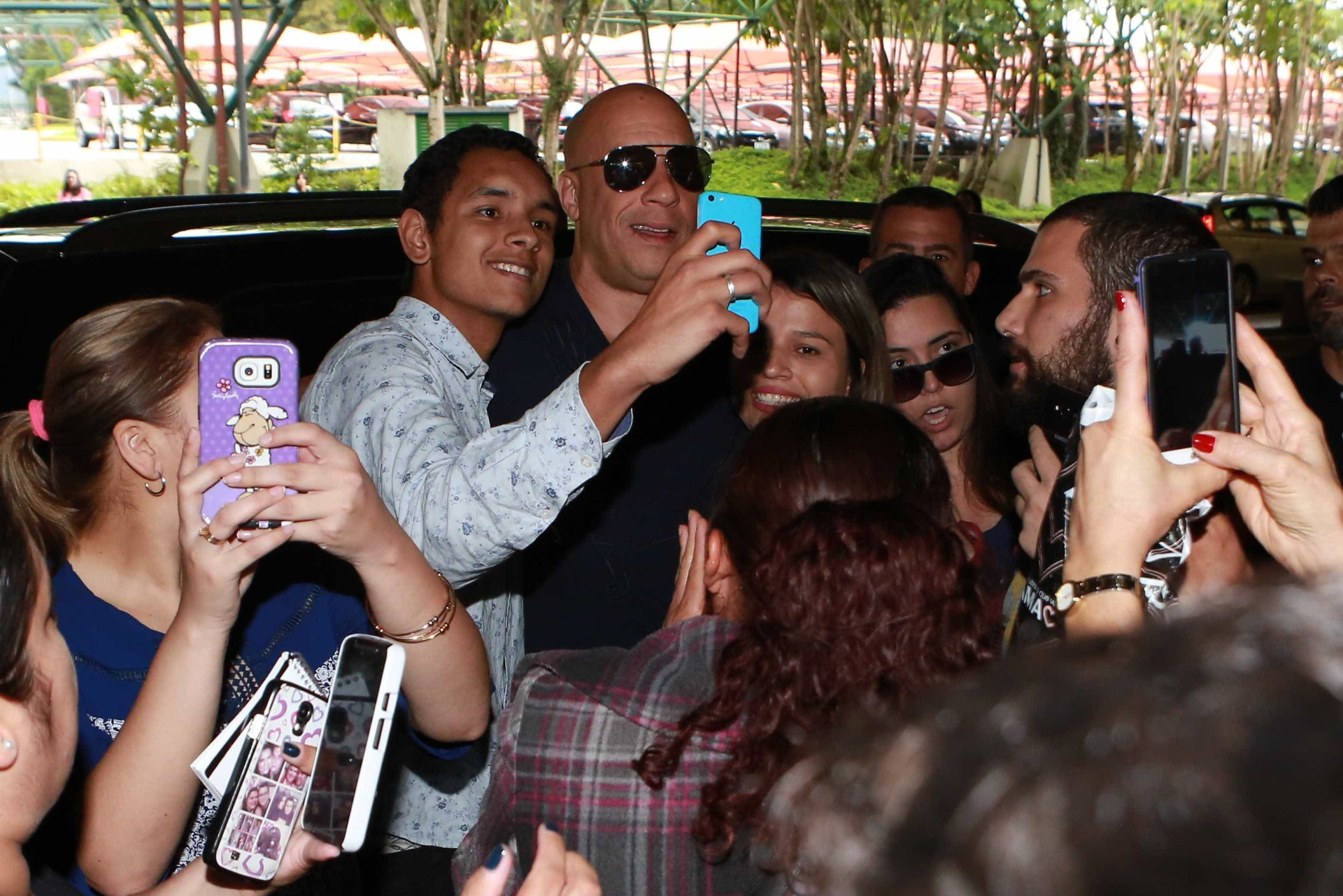 Vin Diesel chega ao Brasil e curte balada em São Paulo;
confira