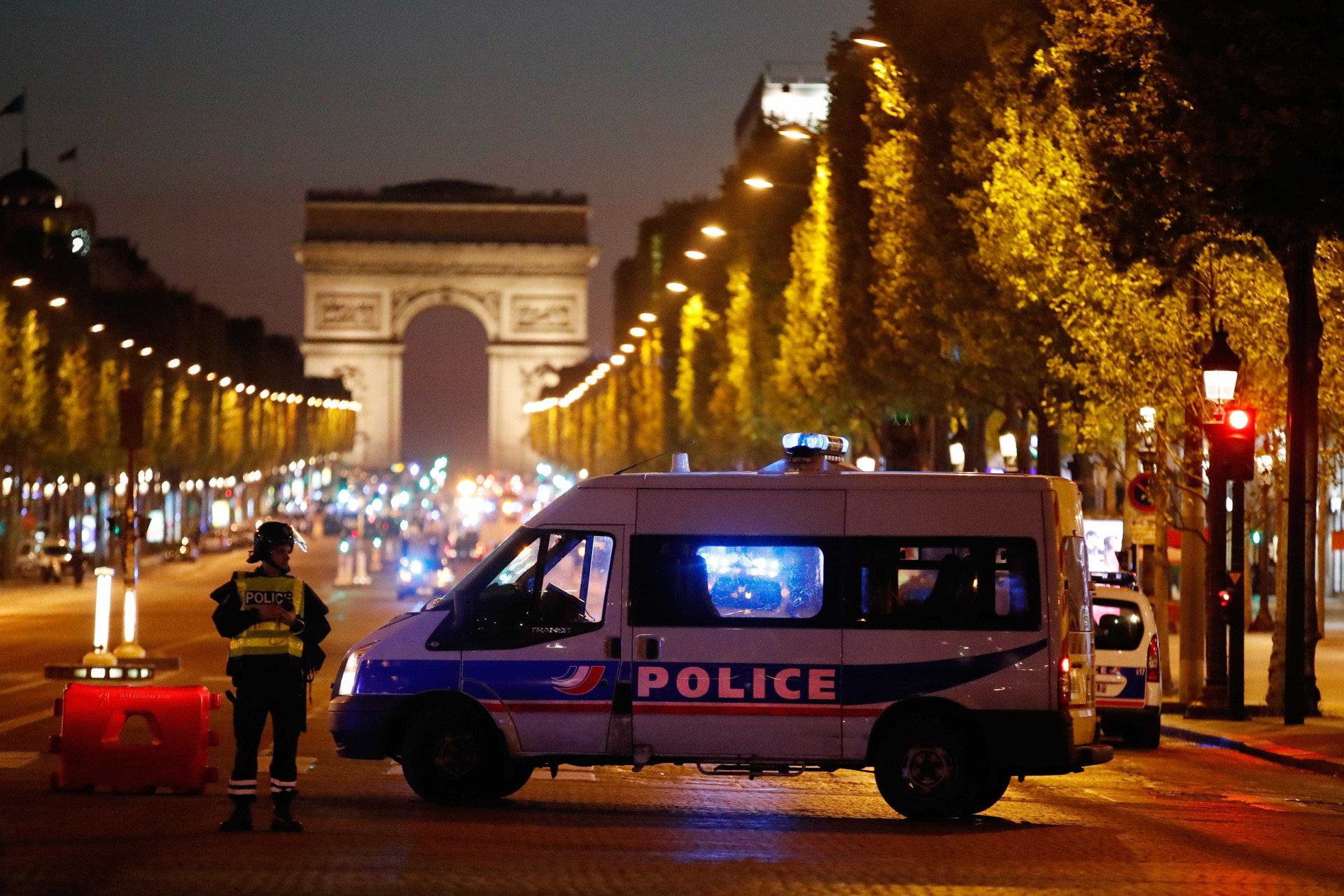 Veja imagens do ataque terrorista que atingiu Paris nesta quinta