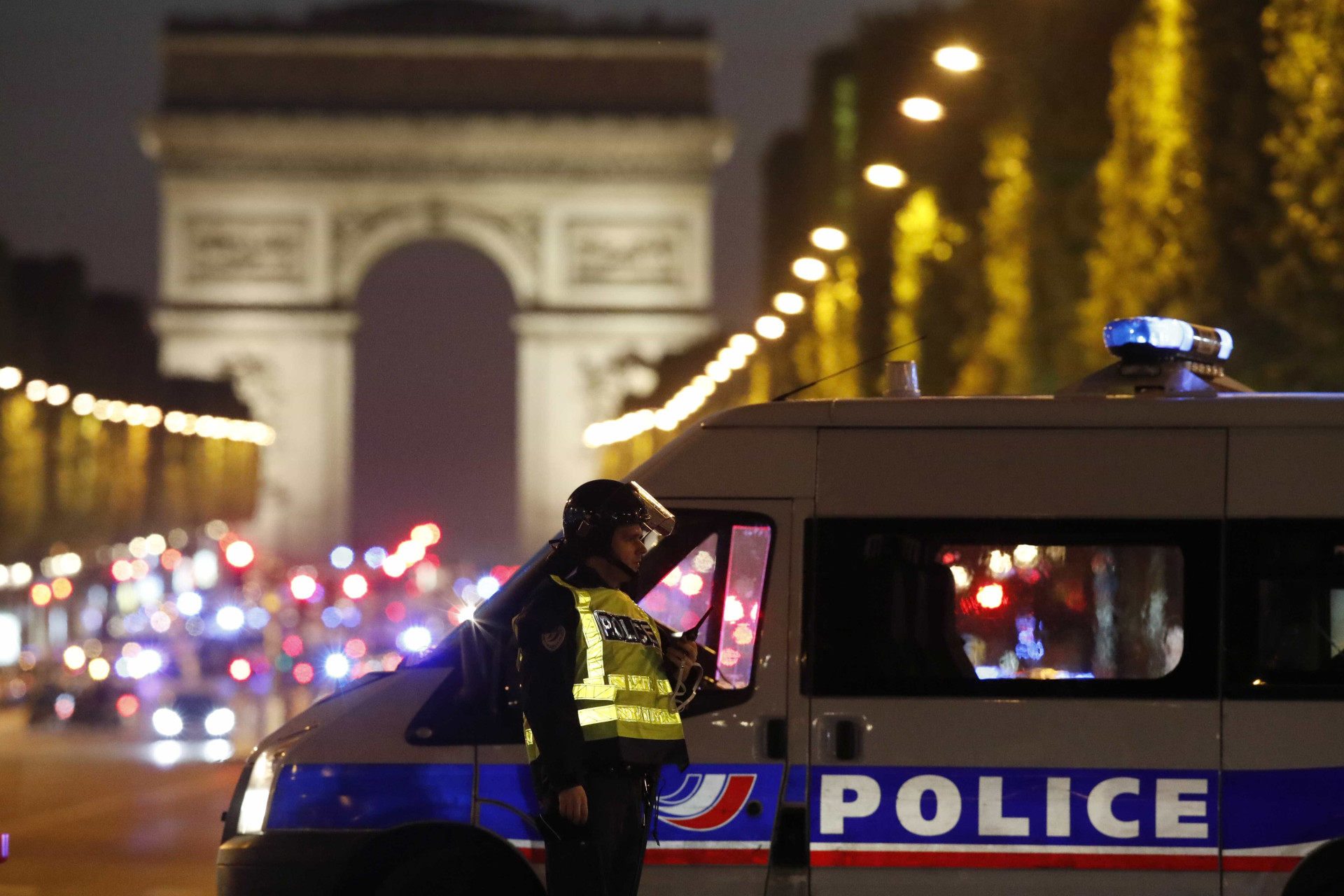 Veja imagens do ataque terrorista que atingiu Paris nesta quinta