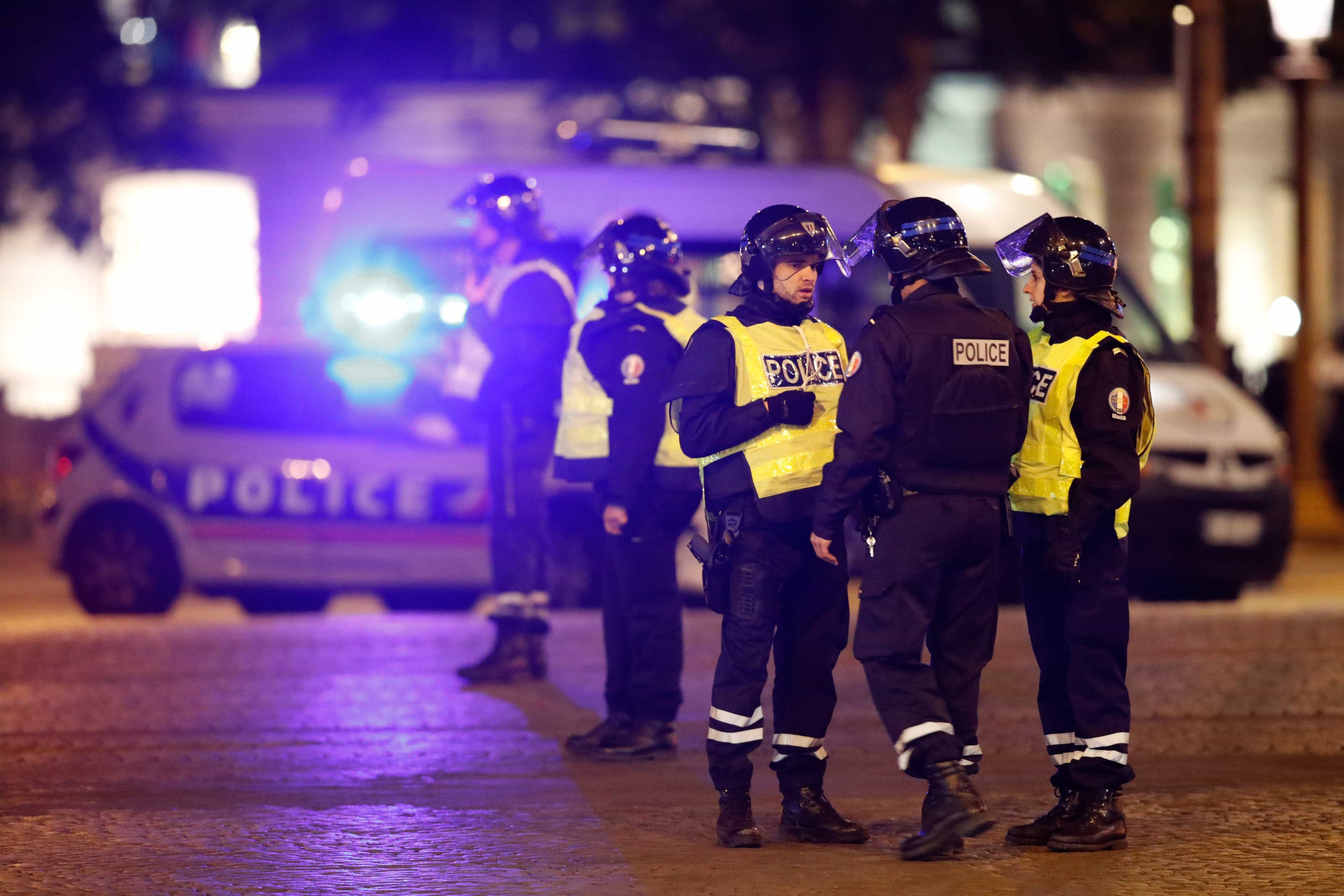 Veja imagens do ataque terrorista que atingiu Paris nesta quinta