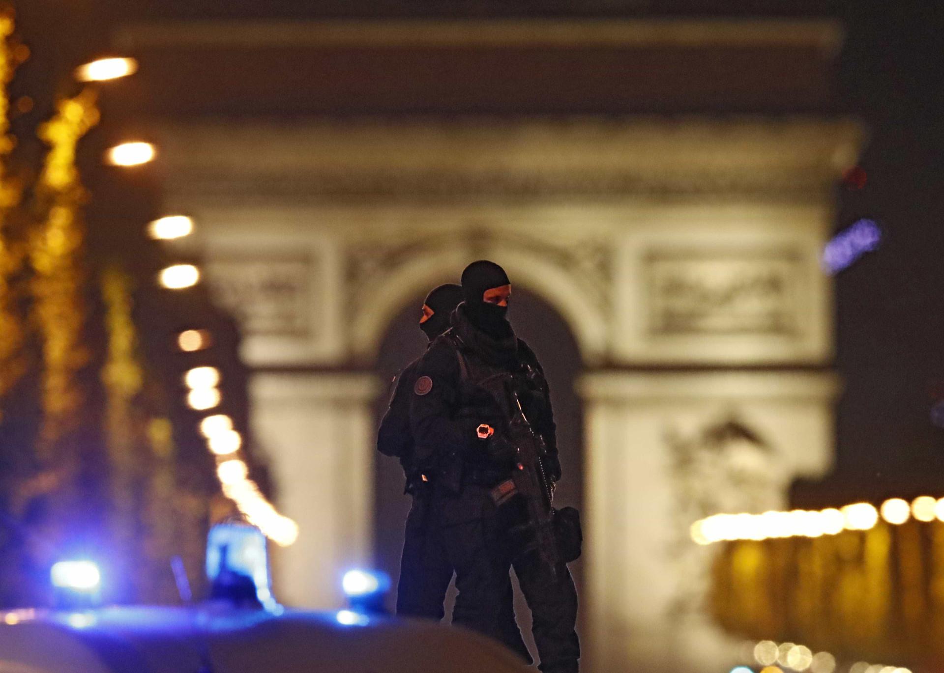 Veja imagens do ataque terrorista que atingiu Paris nesta quinta