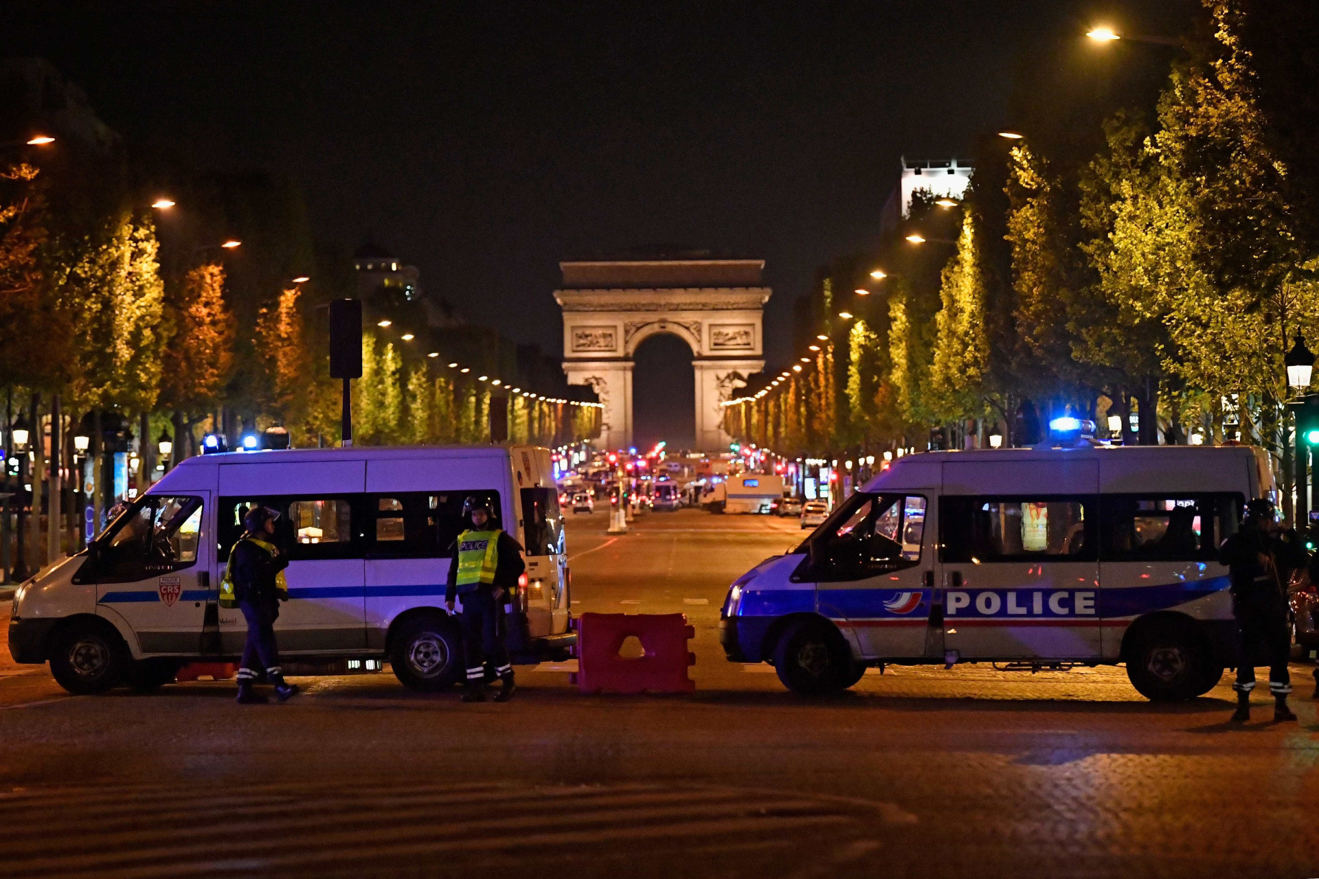 Veja imagens do ataque terrorista que atingiu Paris nesta quinta