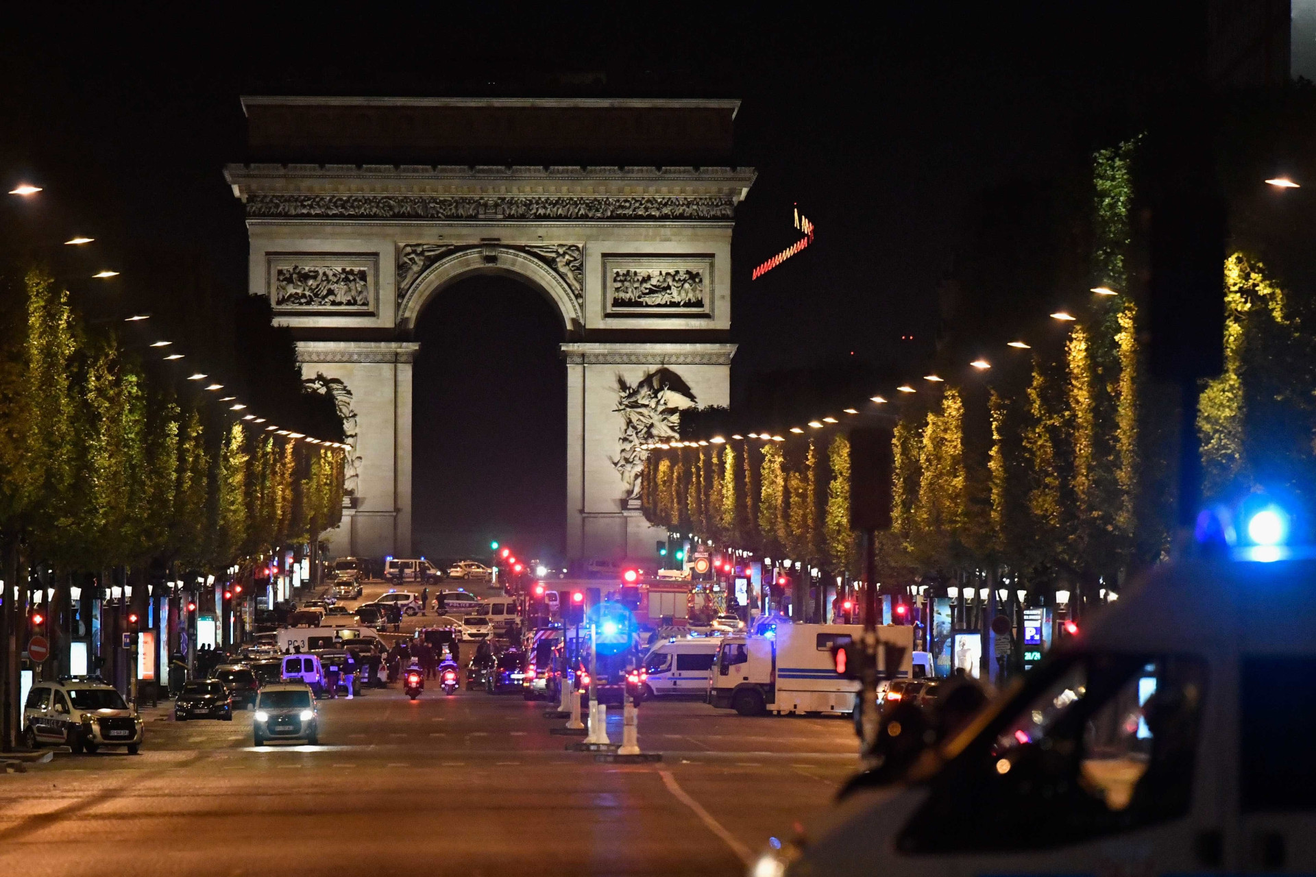 Veja imagens do ataque terrorista que atingiu Paris nesta quinta