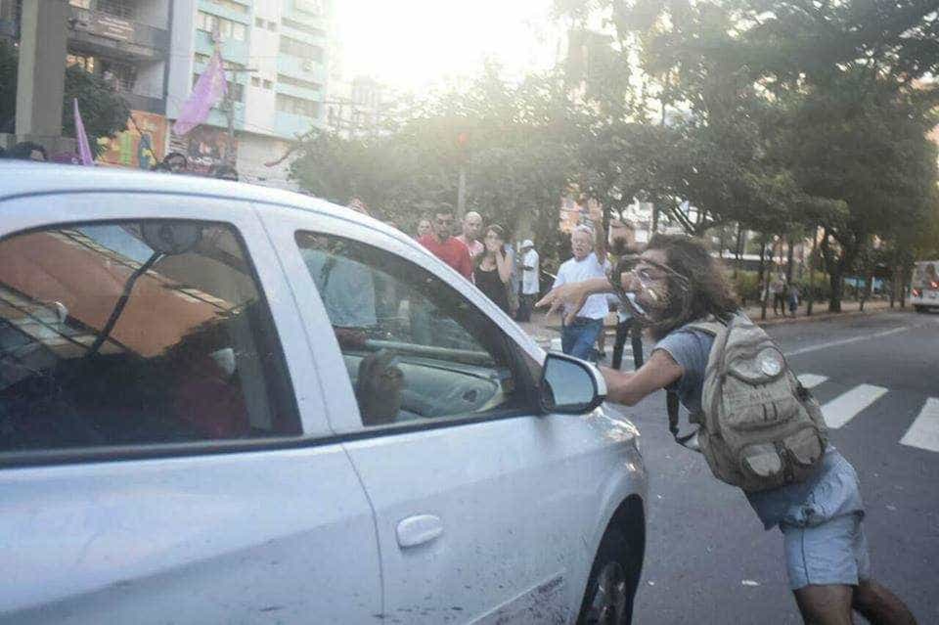 Manifestações em todo Brasil pedem
renúncia de Temer; imagens