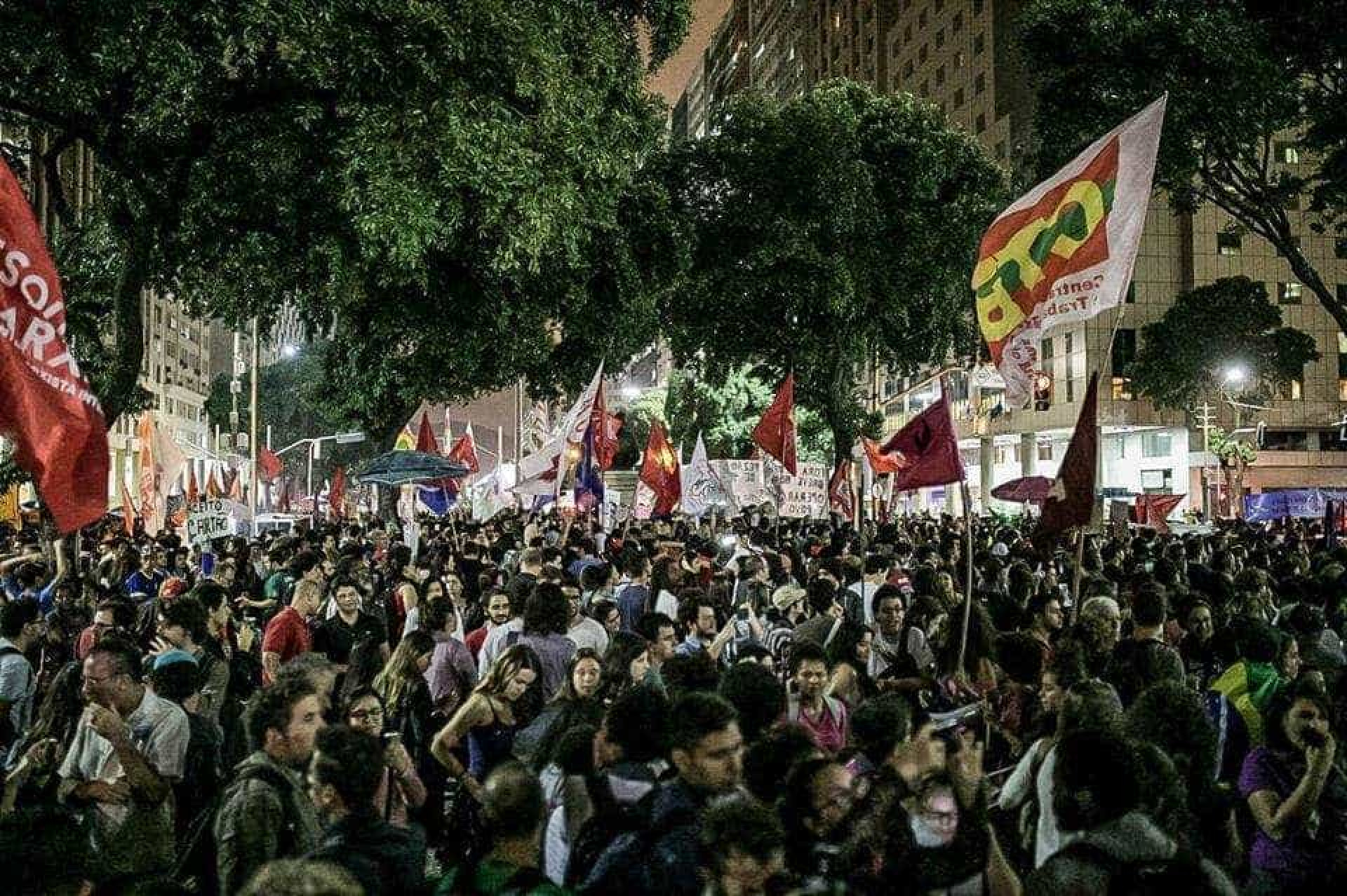 Manifestações em todo Brasil pedem
renúncia de Temer; imagens