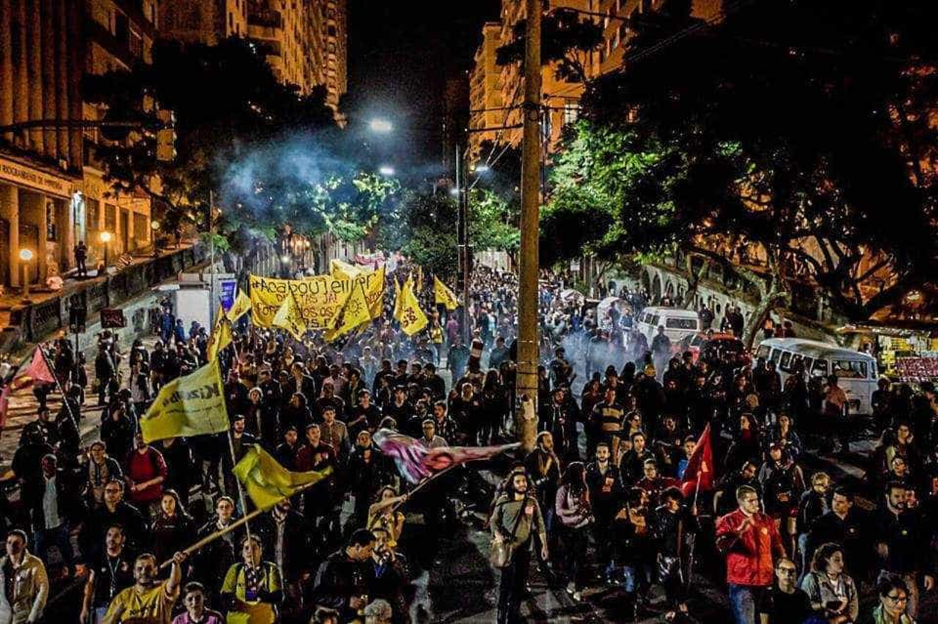 Manifestações em todo Brasil pedem
renúncia de Temer; imagens