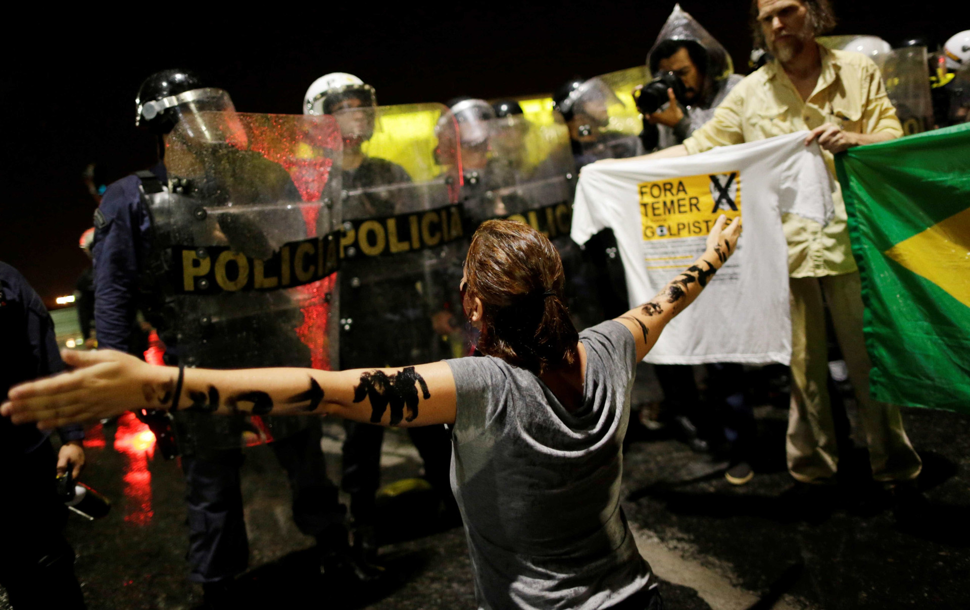 Manifestações em todo Brasil pedem
renúncia de Temer; imagens