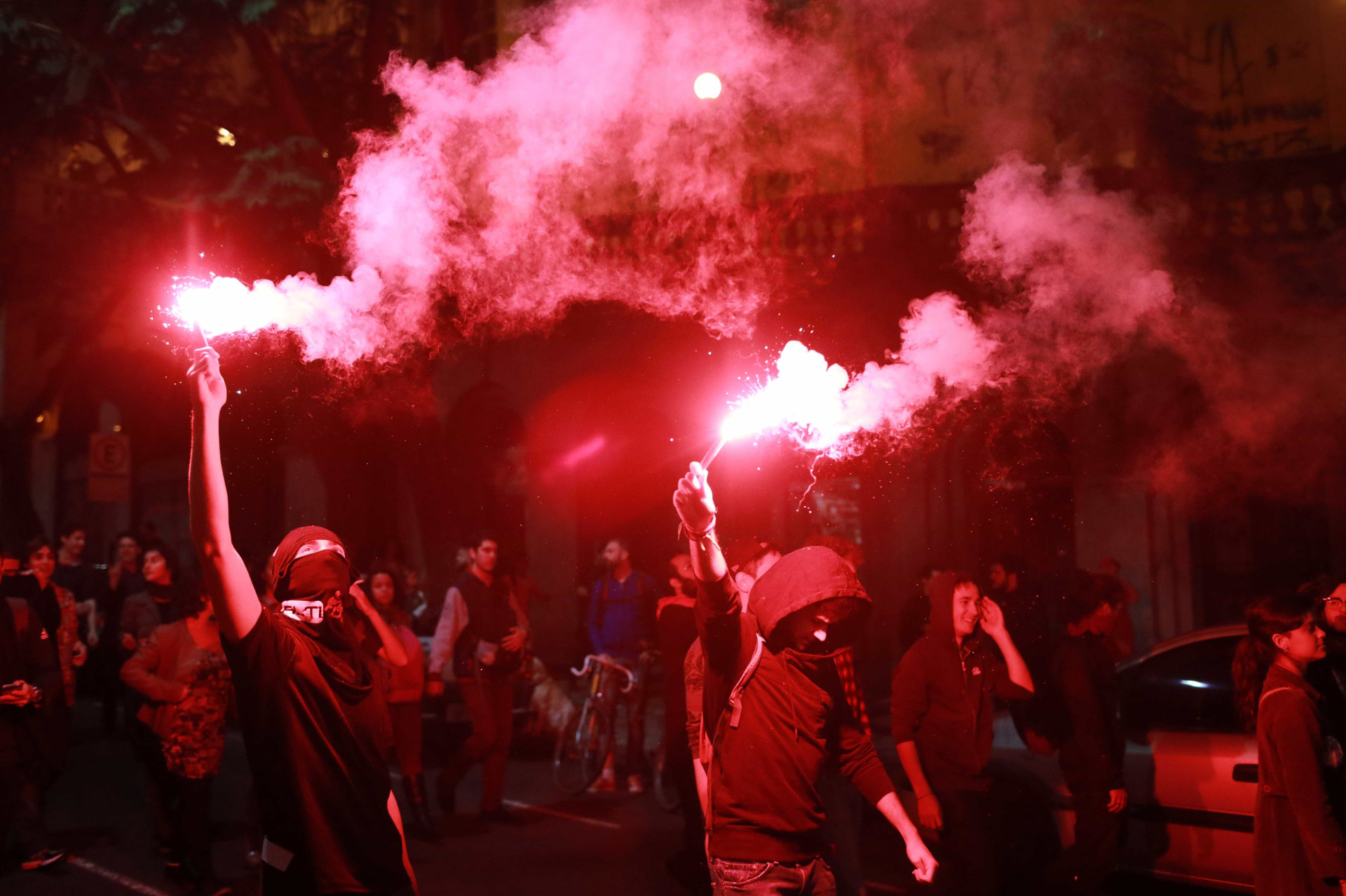 Manifestações em todo Brasil pedem
renúncia de Temer; imagens
