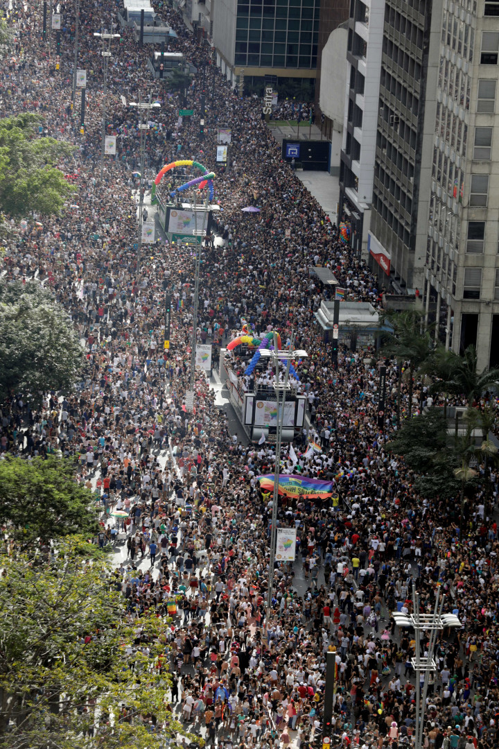 21ª Parada do Orgulho Lgbt reúne 3 milhões de pessoas em São Paulo