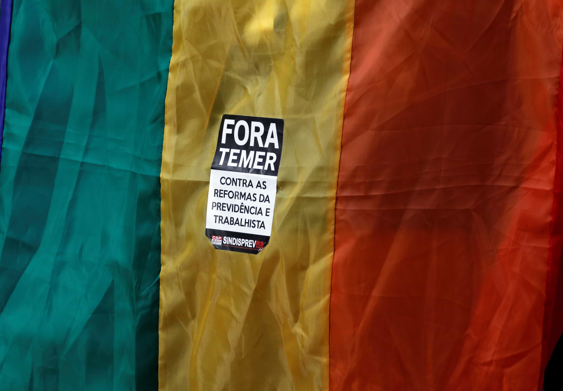 21ª Parada do Orgulho Lgbt reúne 3 milhões de pessoas em São Paulo