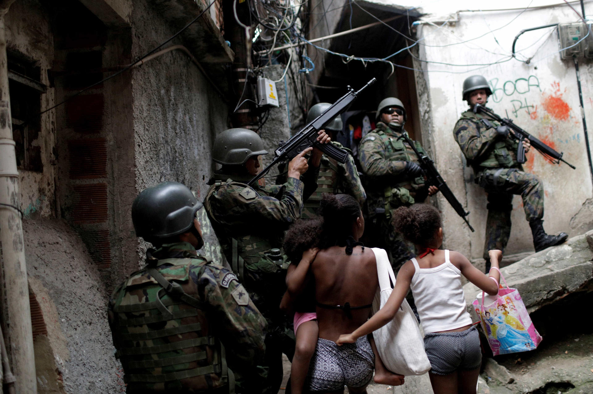Veja as principais imagens dos 6 dias de ocupação na Rocinha