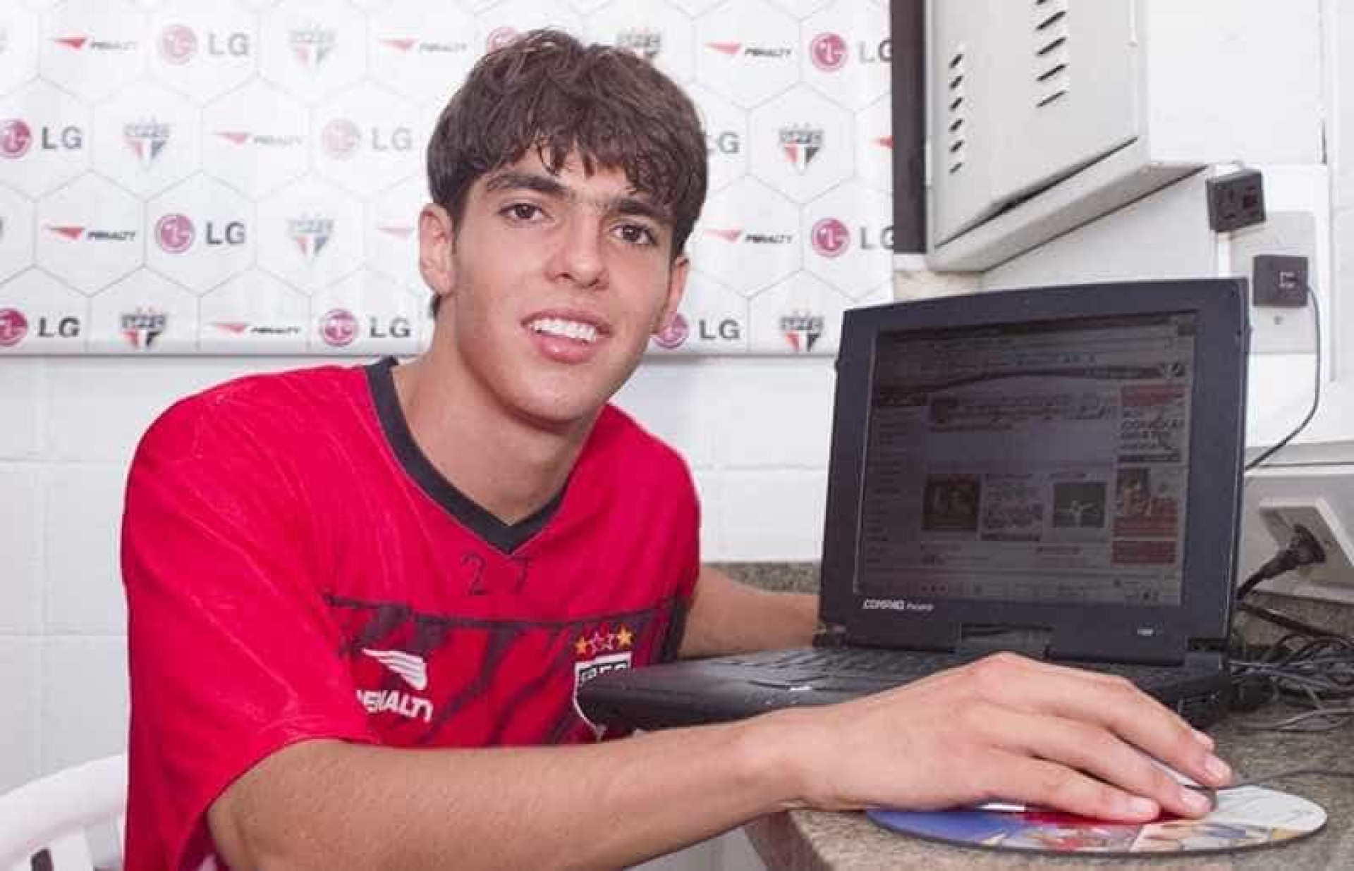 A carreira de Kaká em 30 imagens; confira