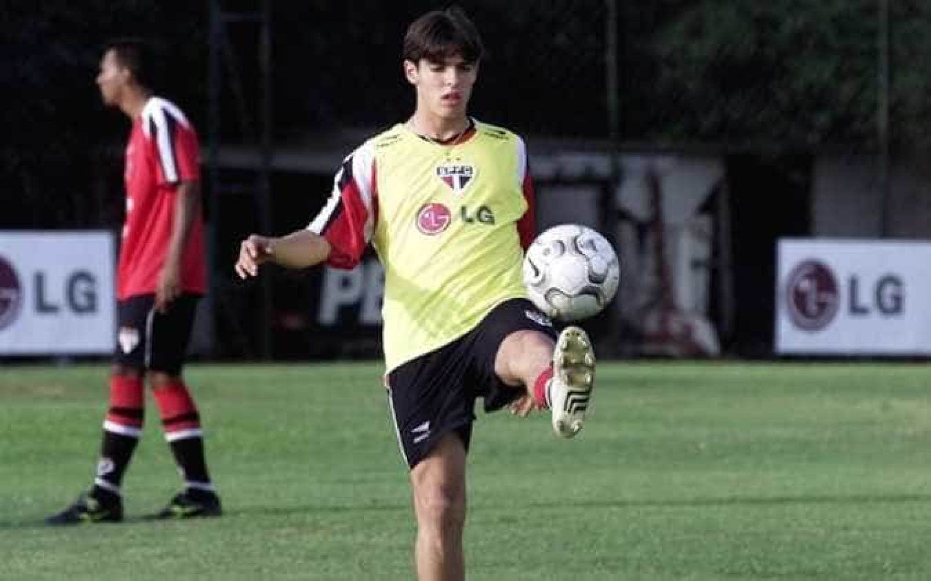 A carreira de Kaká em 30 imagens; confira