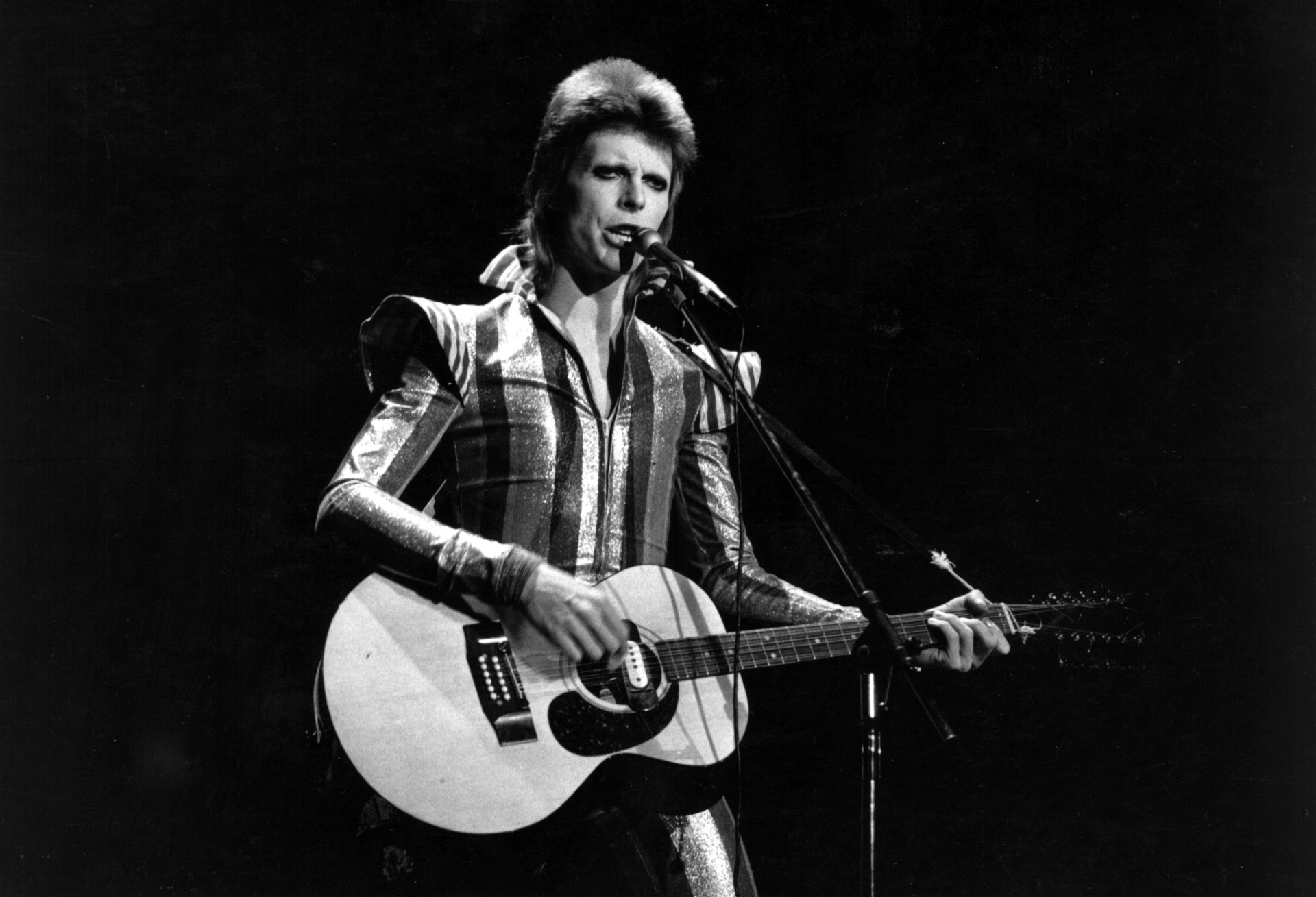 Dois anos sem David Bowie: veja fatos e curiosidades sobre o 'camaleão'