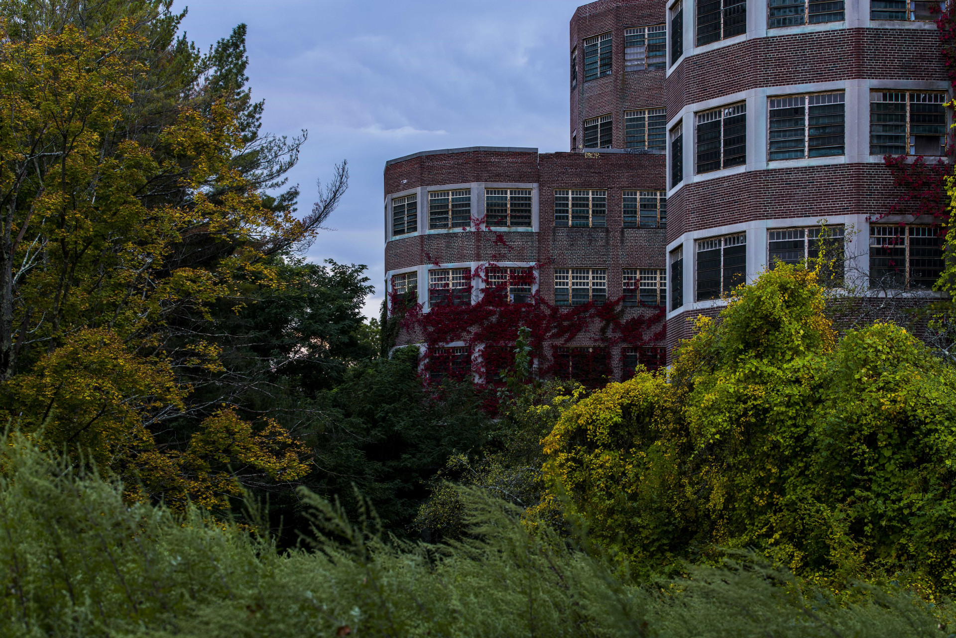 Hudson River State: a clínica psiquiatra abandonada no meio de New York