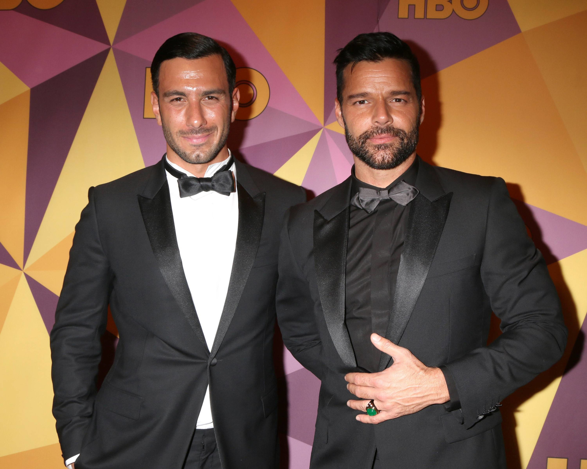 Após anunciar casamento, Ricky Martin mostra sua casa e família