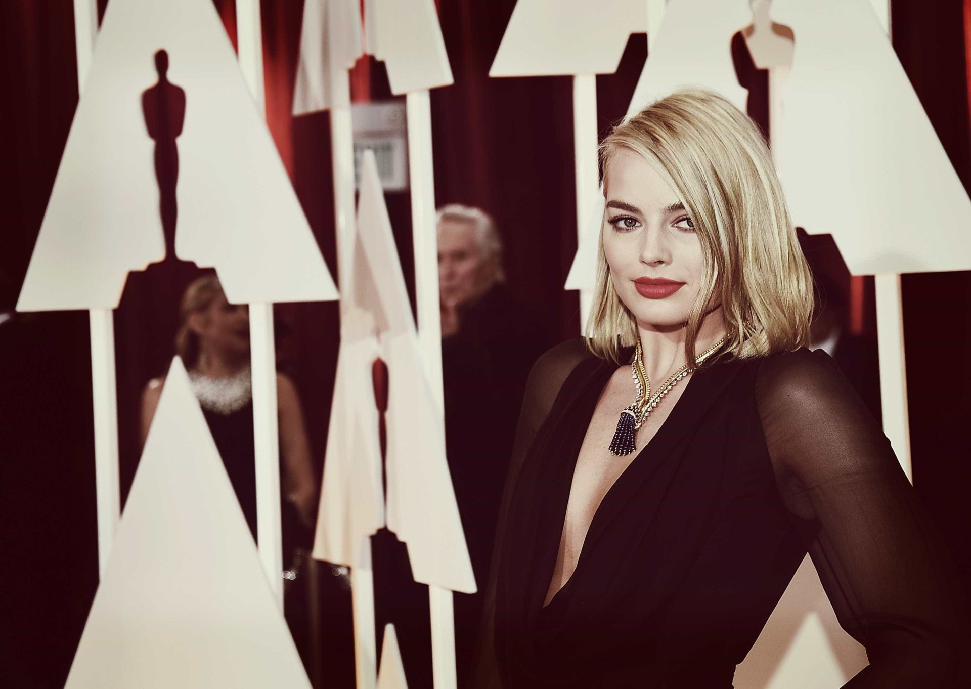 A beleza e elegância de Margot Robbie em fotos