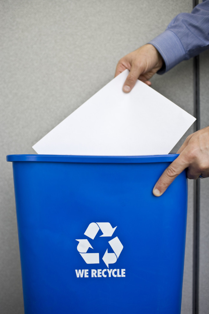 Poluição: veja como reduzir o consumo de plástico e papel