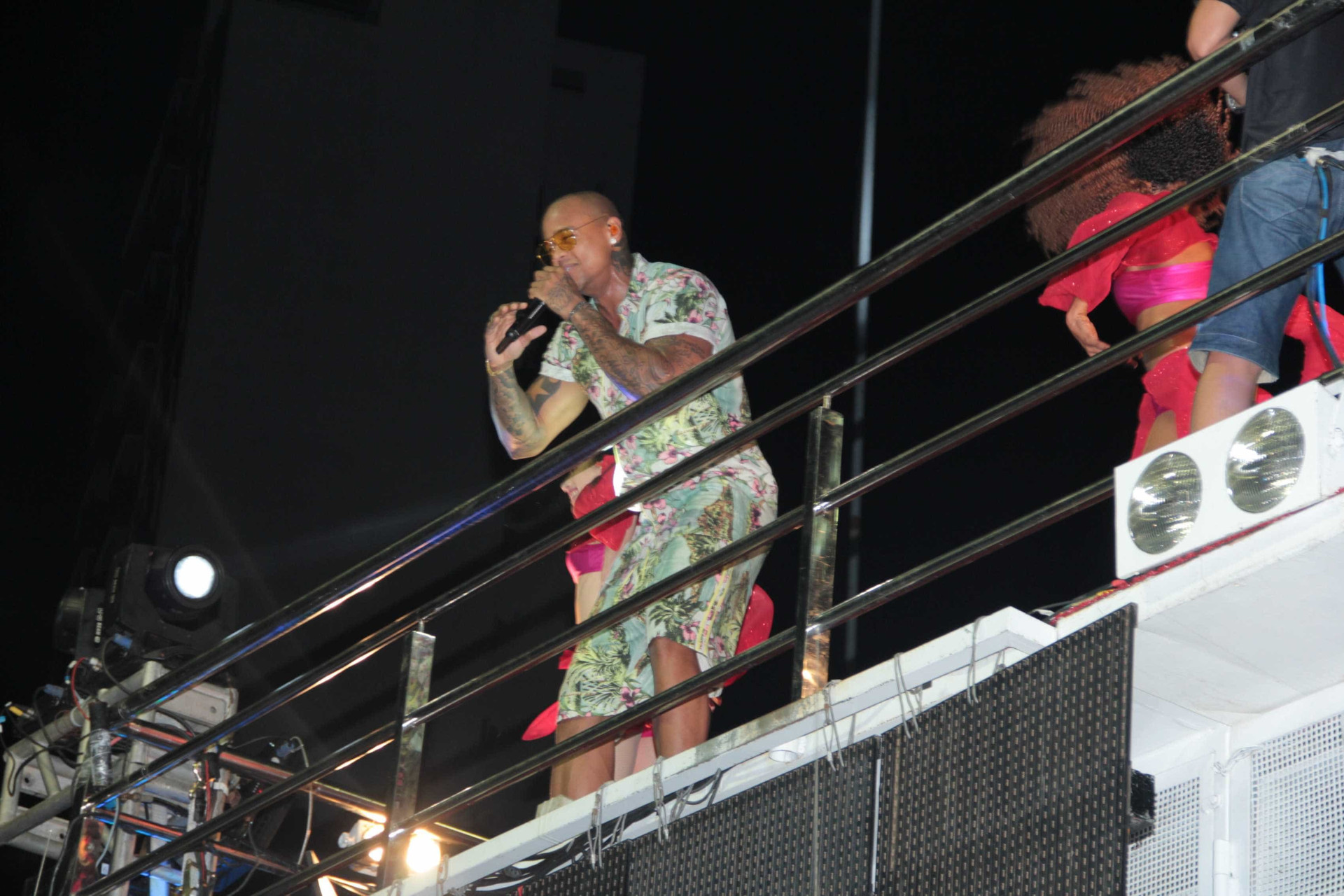 Confira os famosos que curtiram o carnaval em Salvador nesta quinta