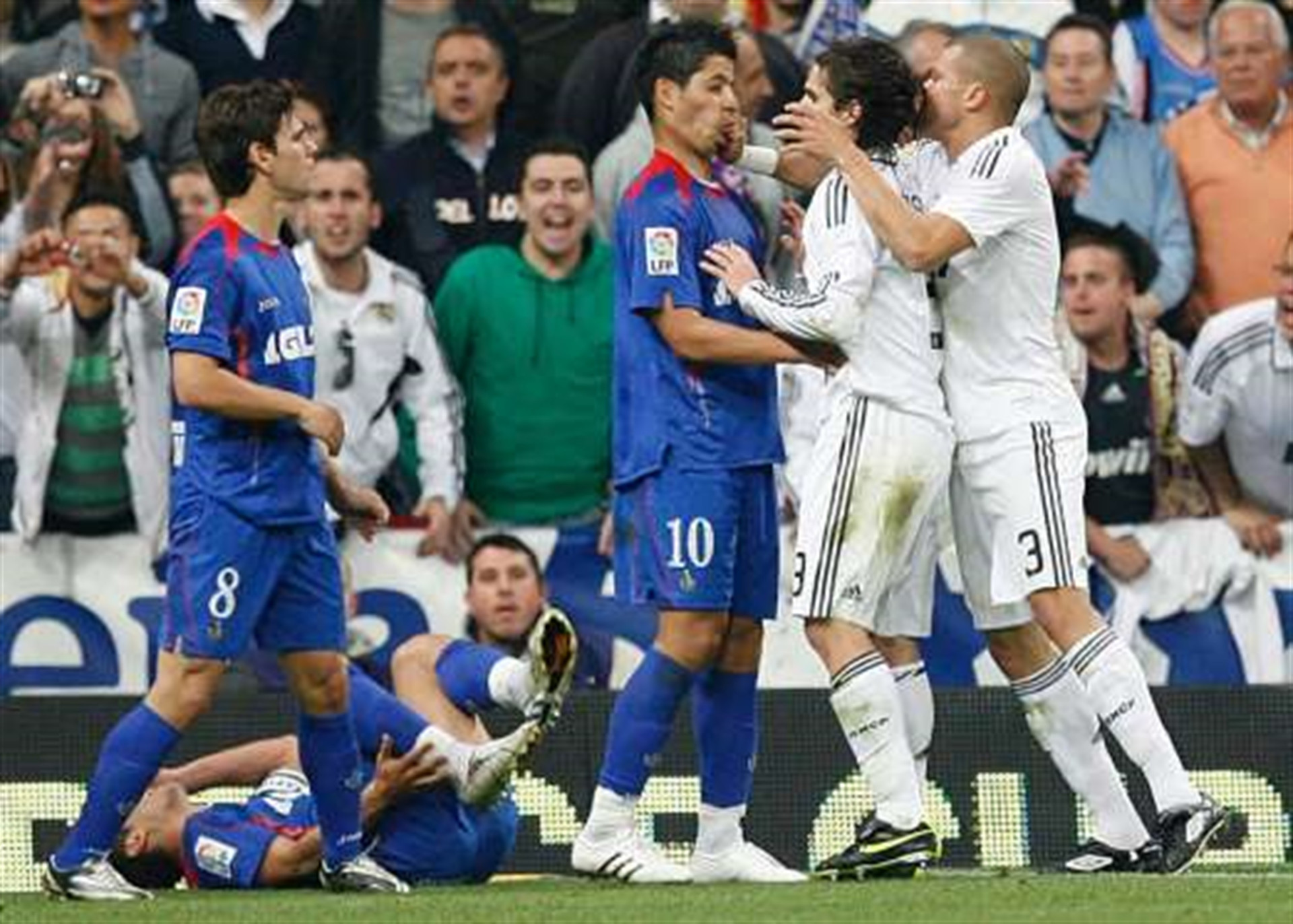 Relembre as maiores confusões do futebol mundial
