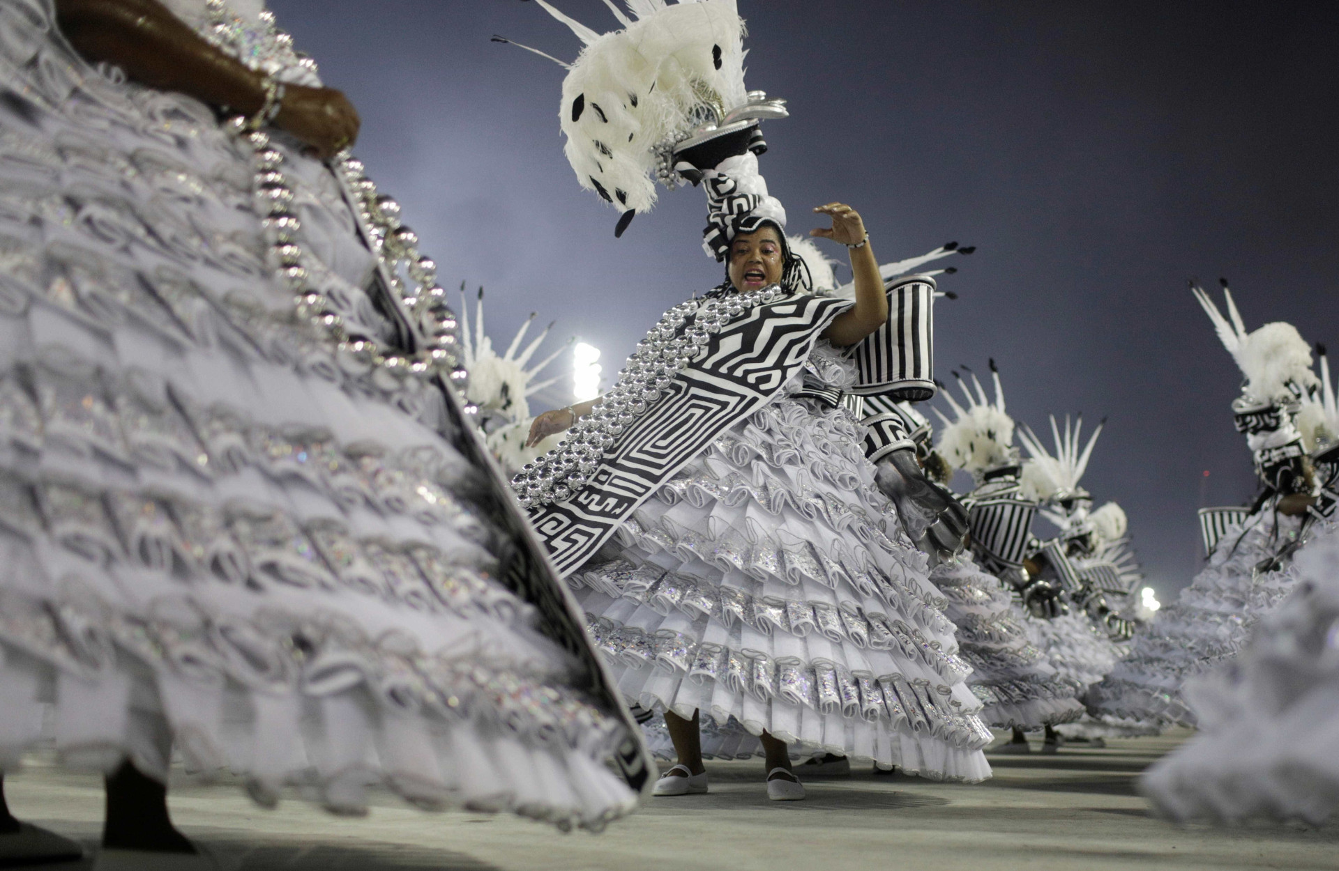 Carnaval Rio 2018: as melhores imagens da primeira noite de desfile