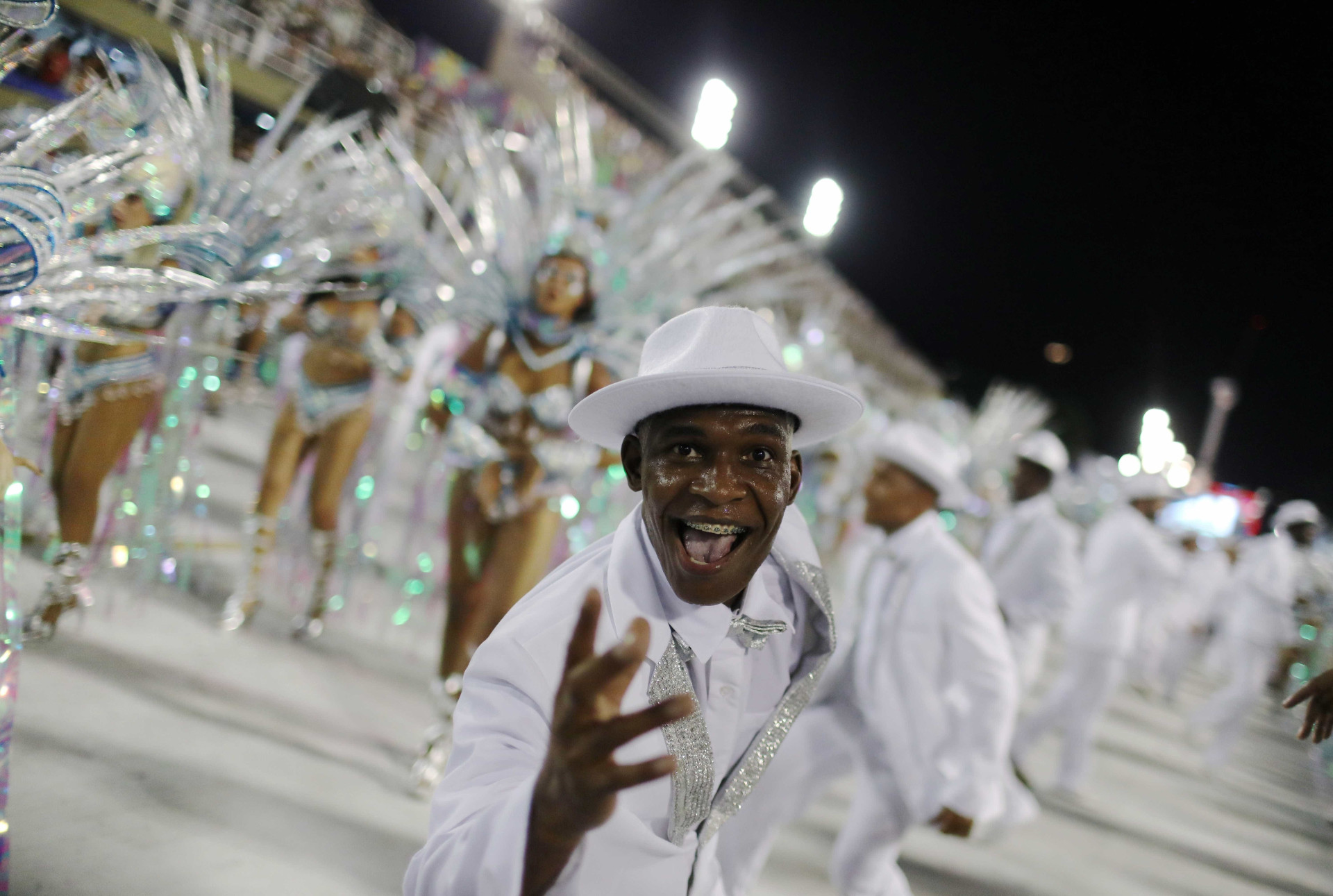 Carnaval Rio 2018: as melhores imagens da primeira noite de desfile