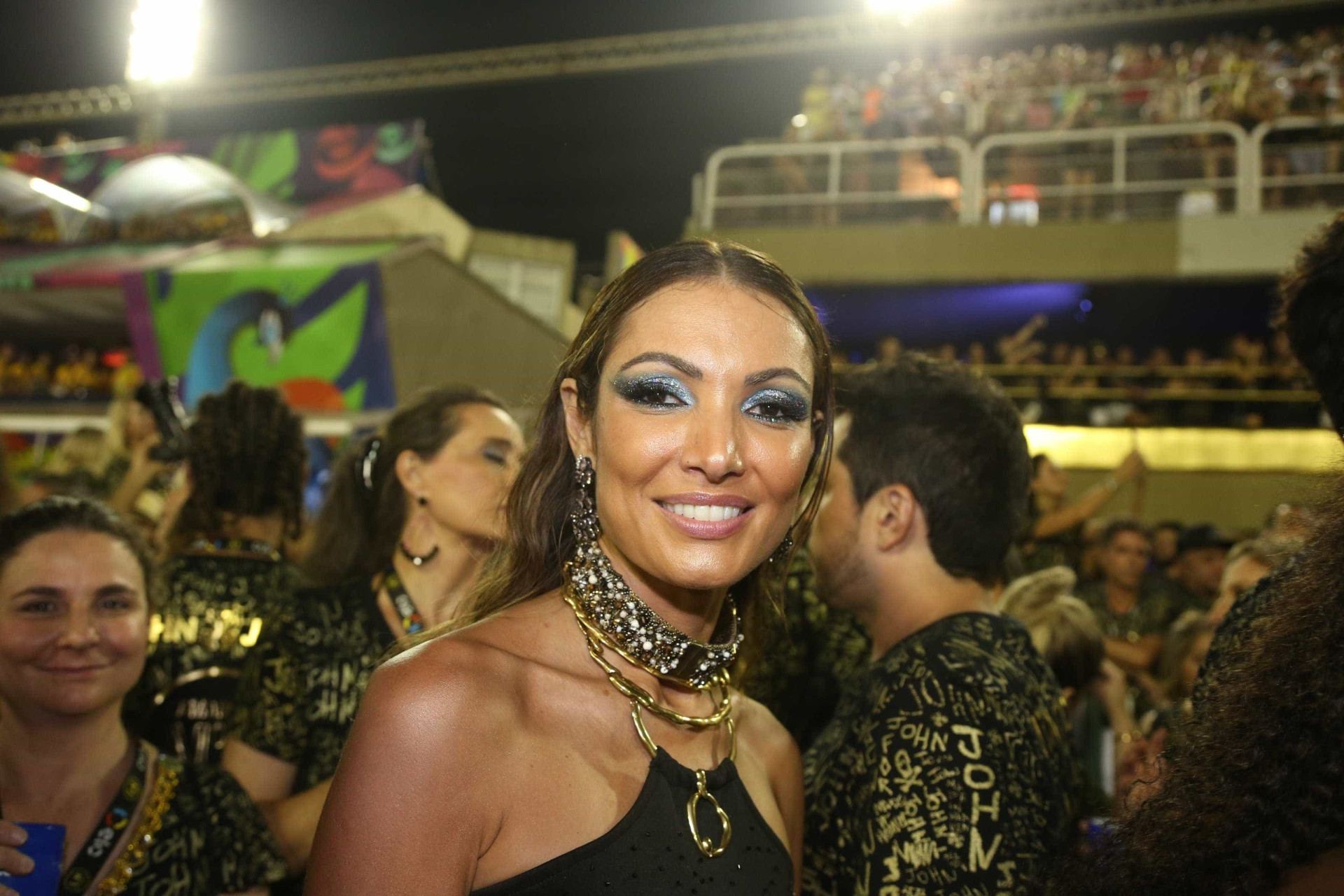 Musas, beijos e camarotes: a folia dos famosos no Carnaval