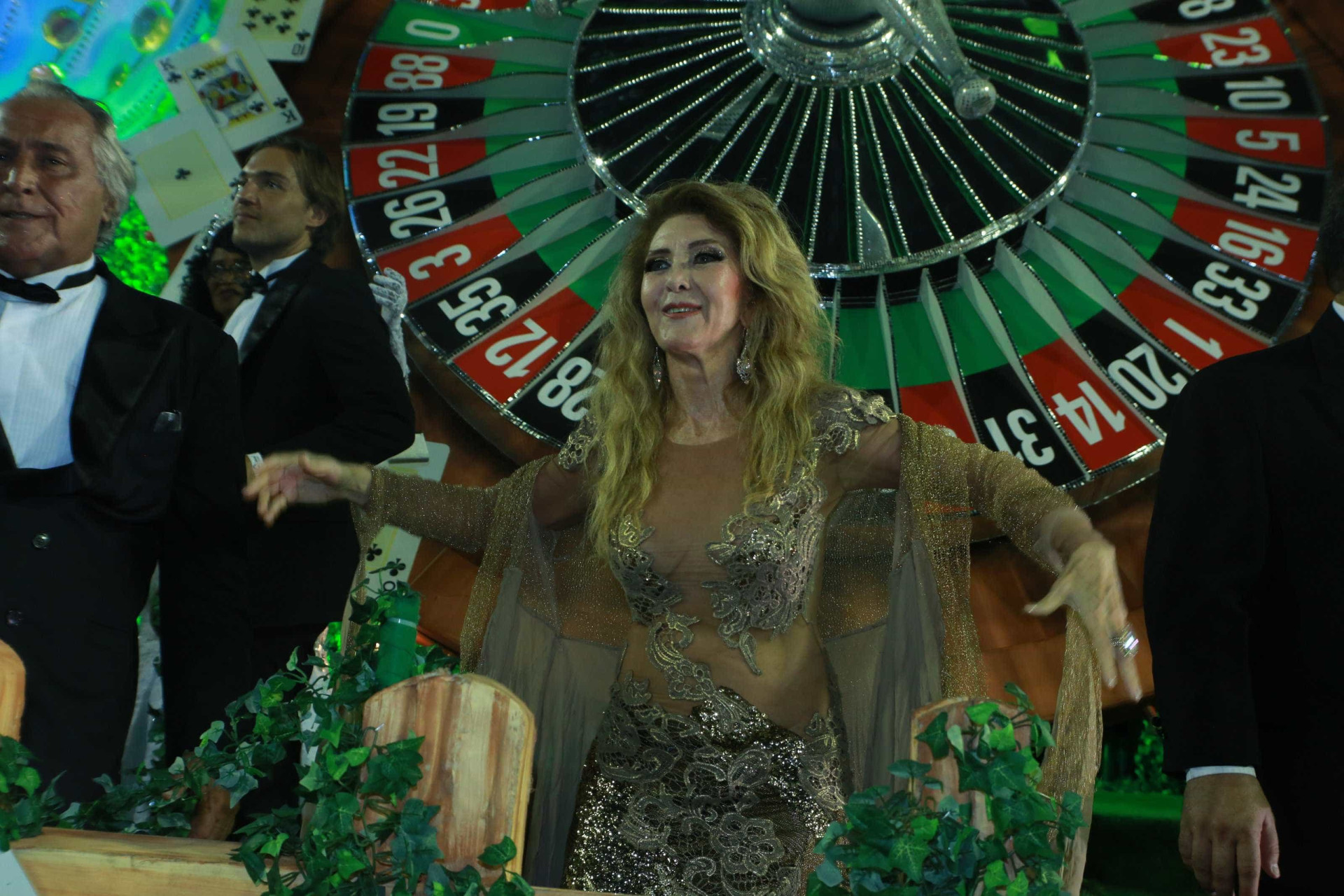 Musas, beijos e camarotes: a folia dos famosos no Carnaval
