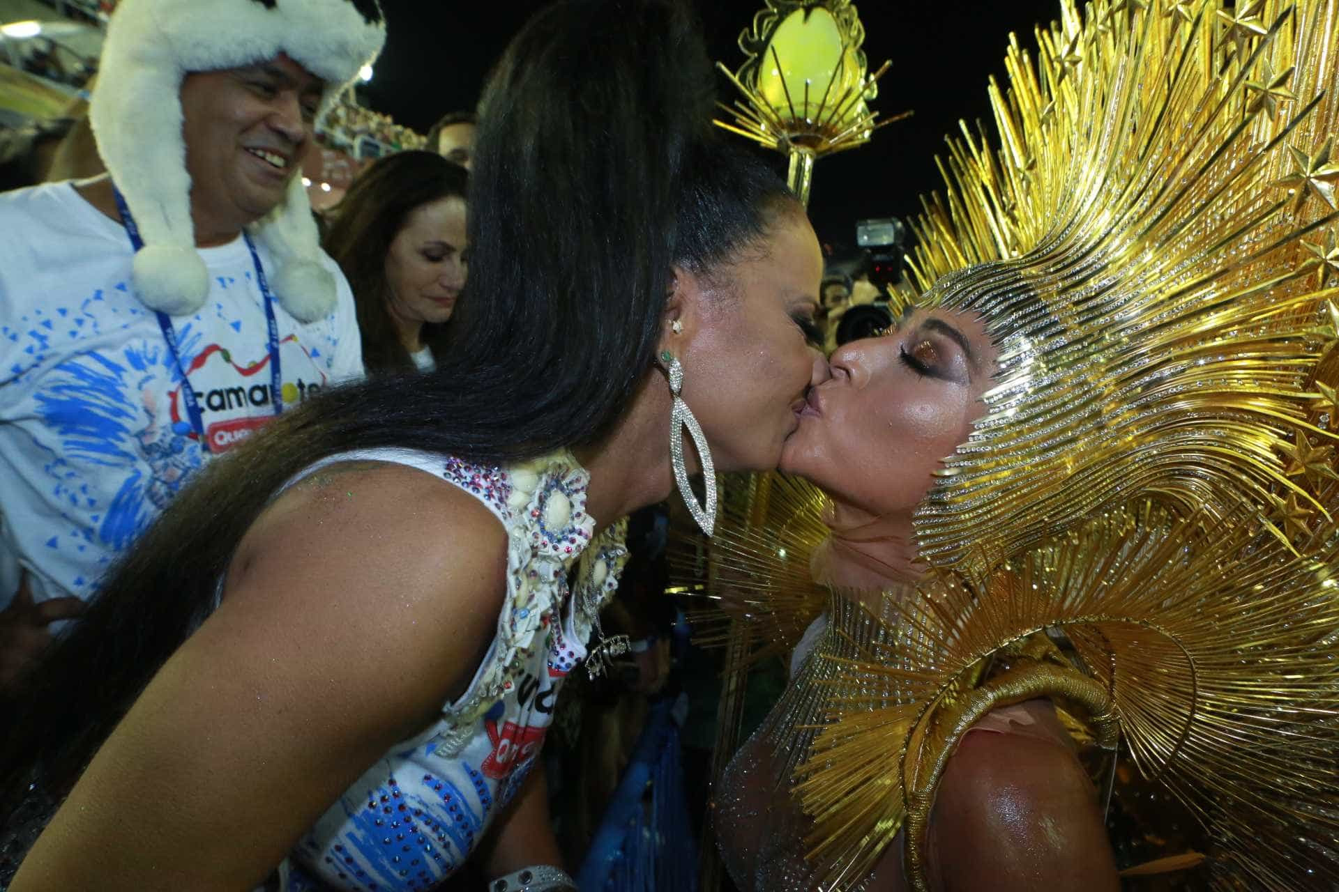 Beijoqueiros: confira os famosos que não esconderam a paixão na Sapucaí