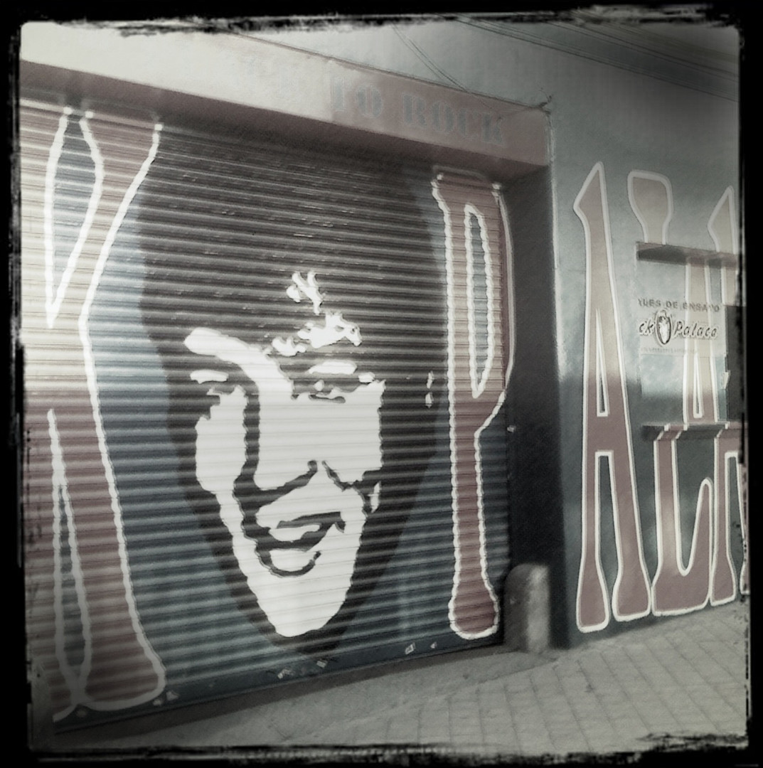 Elvis Presley: incríveis homenagens ao Rei do Rock em arte urbana