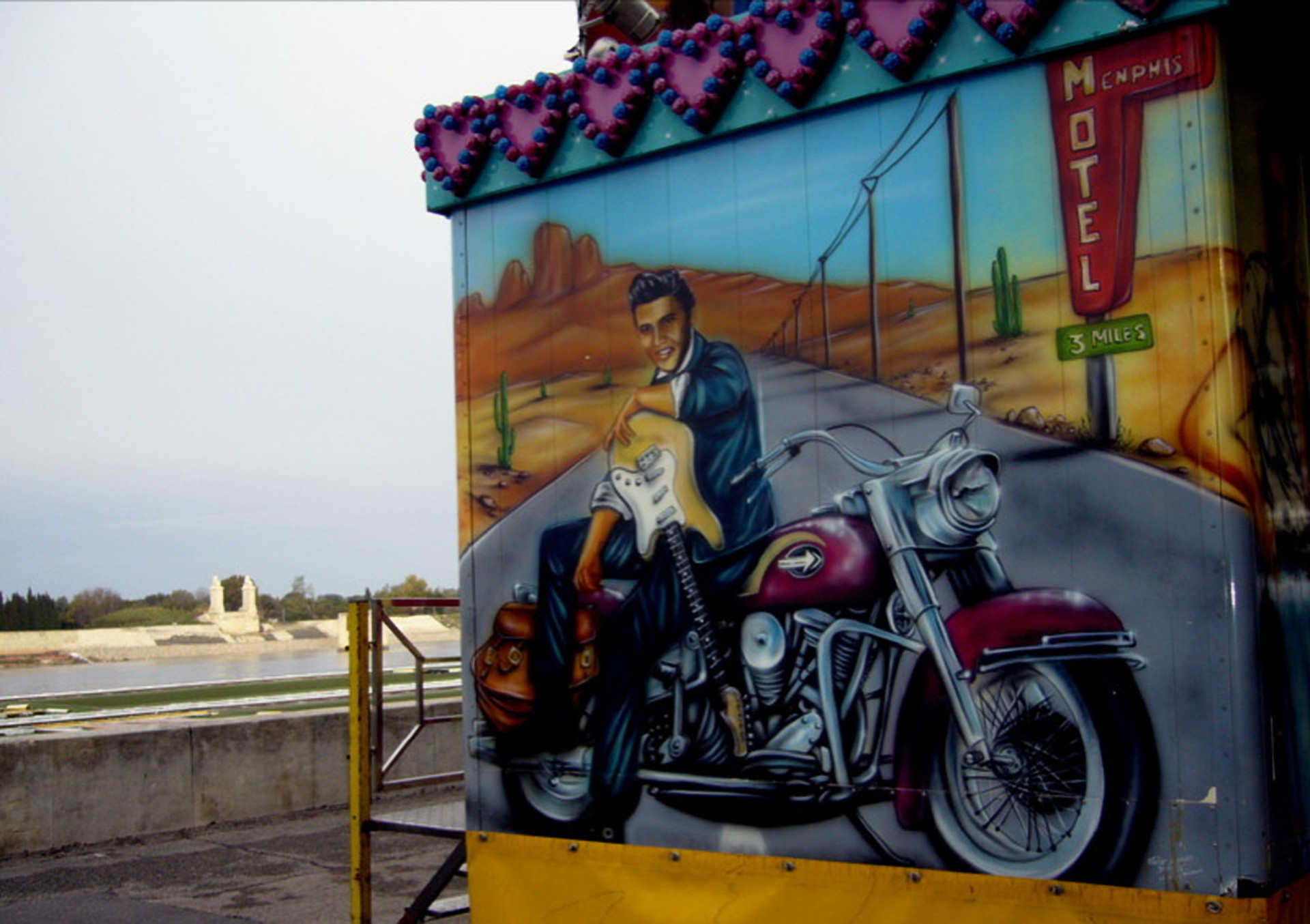 Elvis Presley: incríveis homenagens ao Rei do Rock em arte urbana