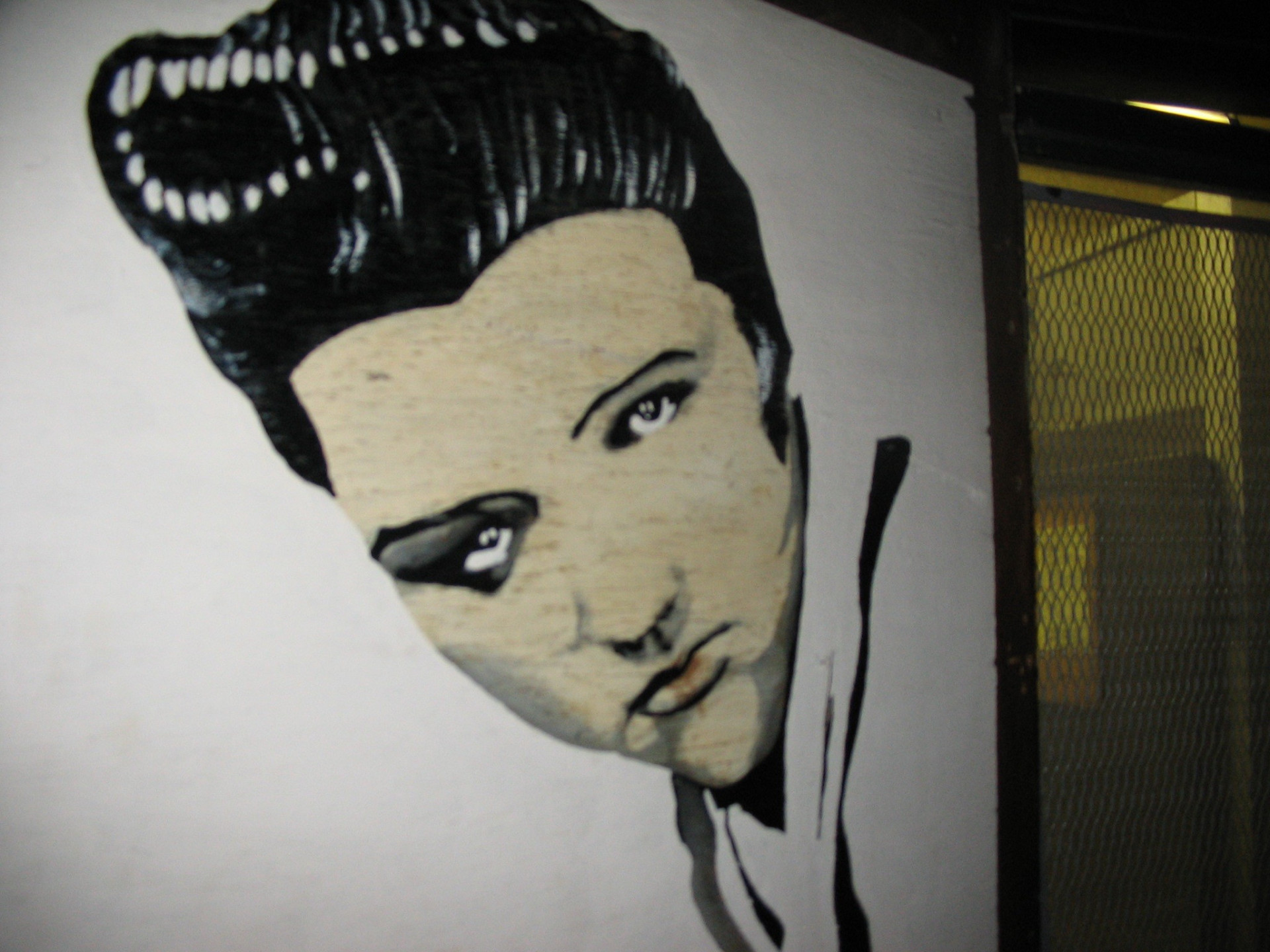 Elvis Presley: incríveis homenagens ao Rei do Rock em arte urbana